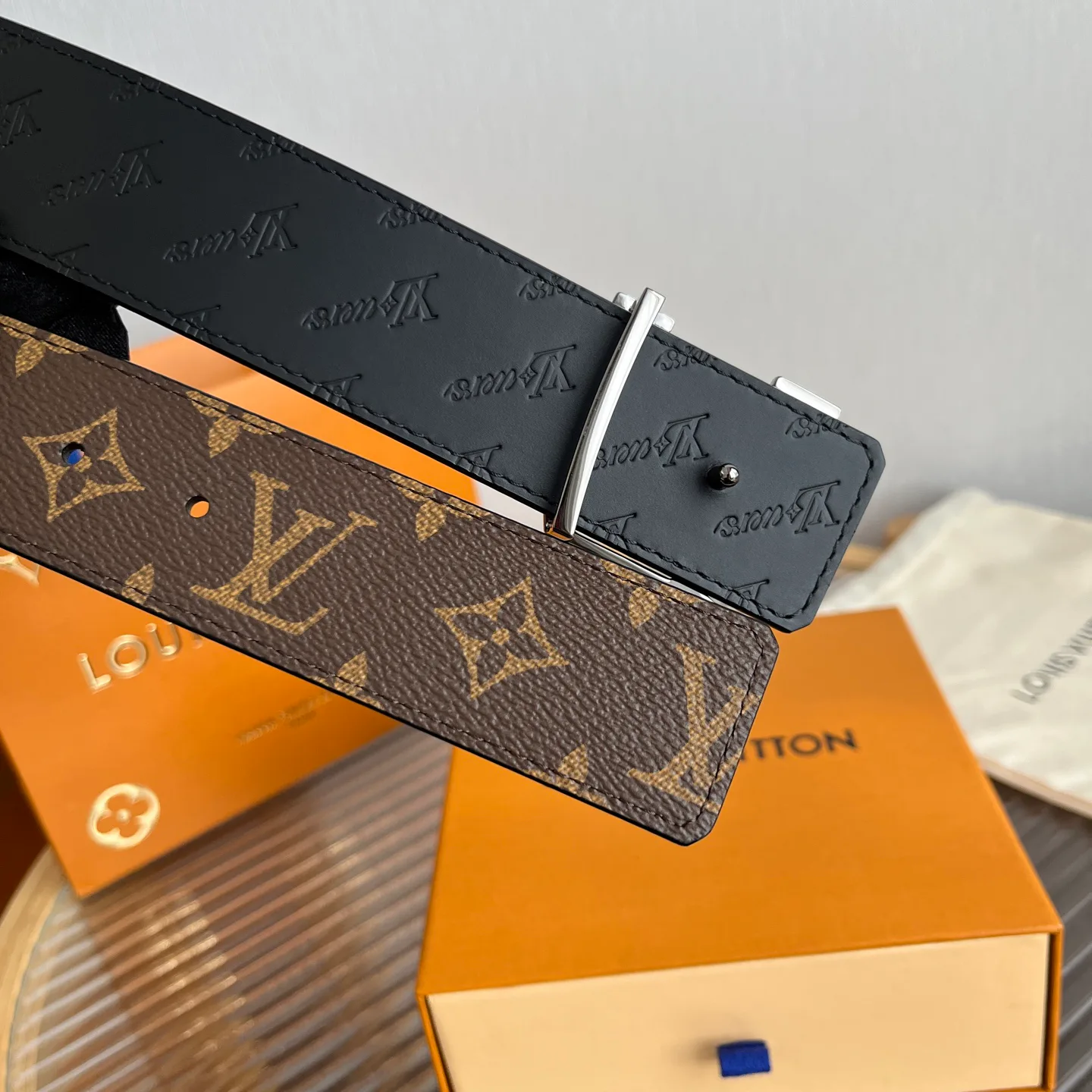 Ремни Louis Vuitton 10399070