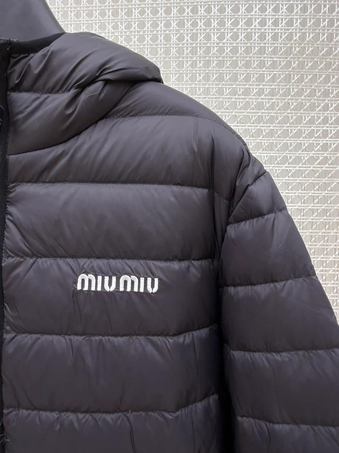 Куртки И Пуховики Женские Miu Miu 18612898