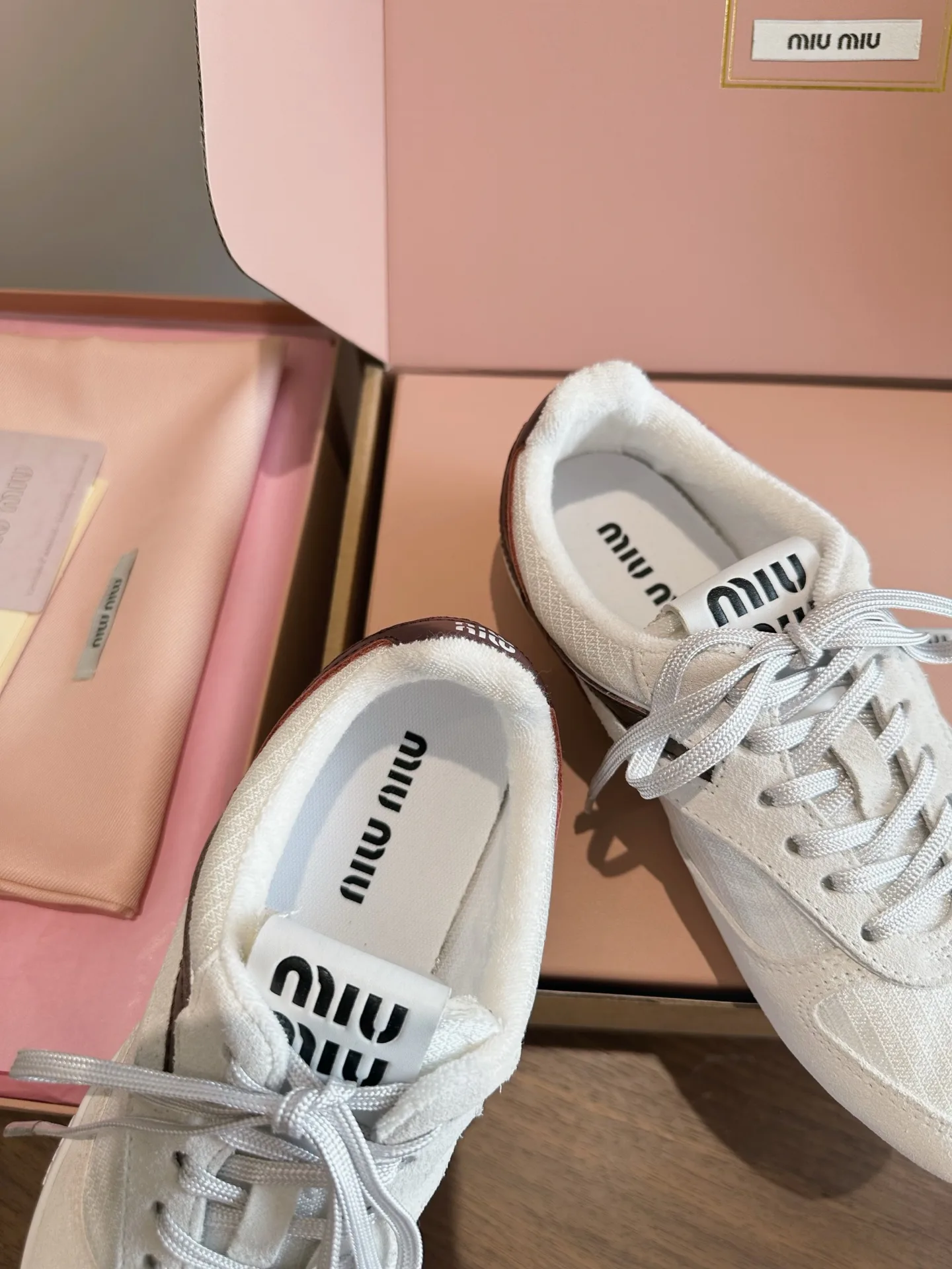 Кроссовки Женские Miu Miu 18444019