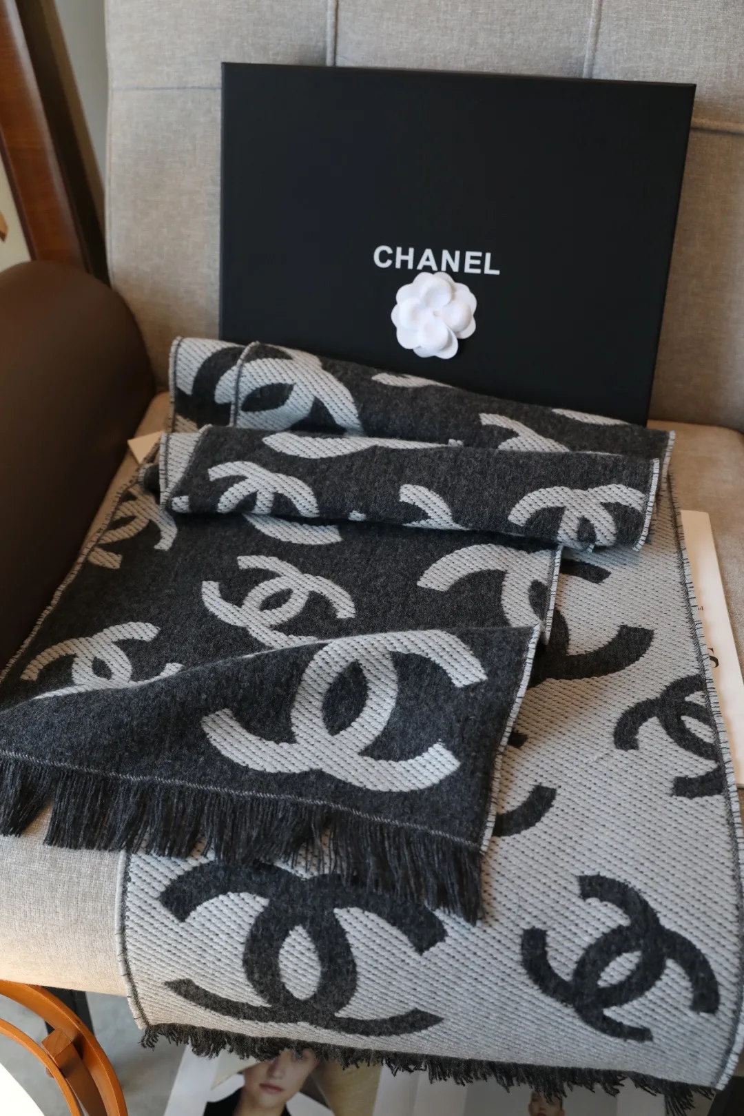 Шарфы Chanel 18618576