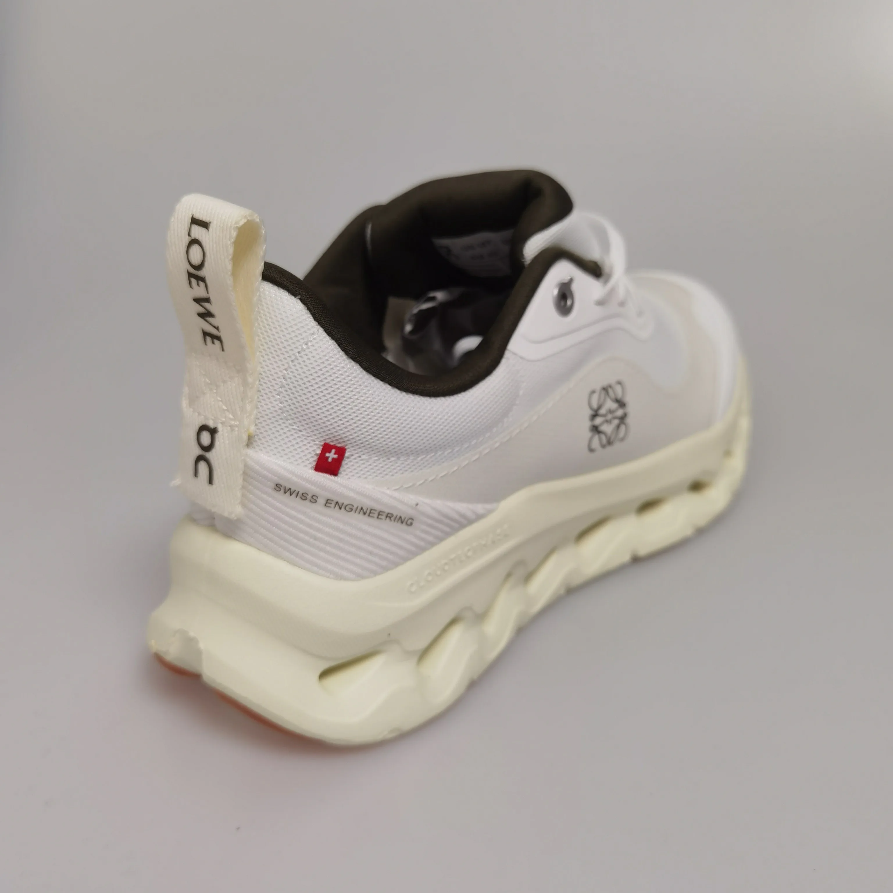 Кроссовки Женские Loewe 24347