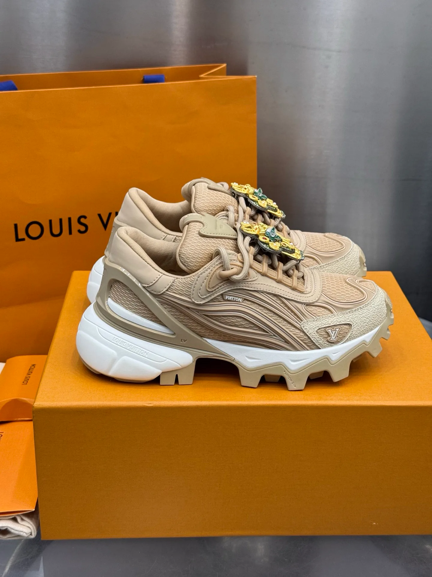 Кроссовки Женские Louis Vuitton 18202598