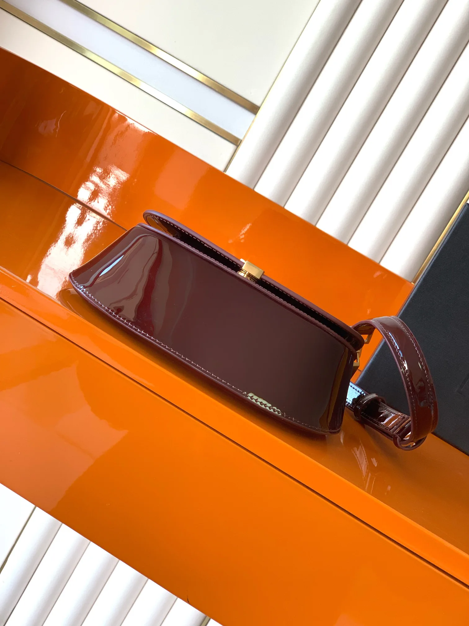 Сумки На Ремне Женские Saint Laurent 11309789