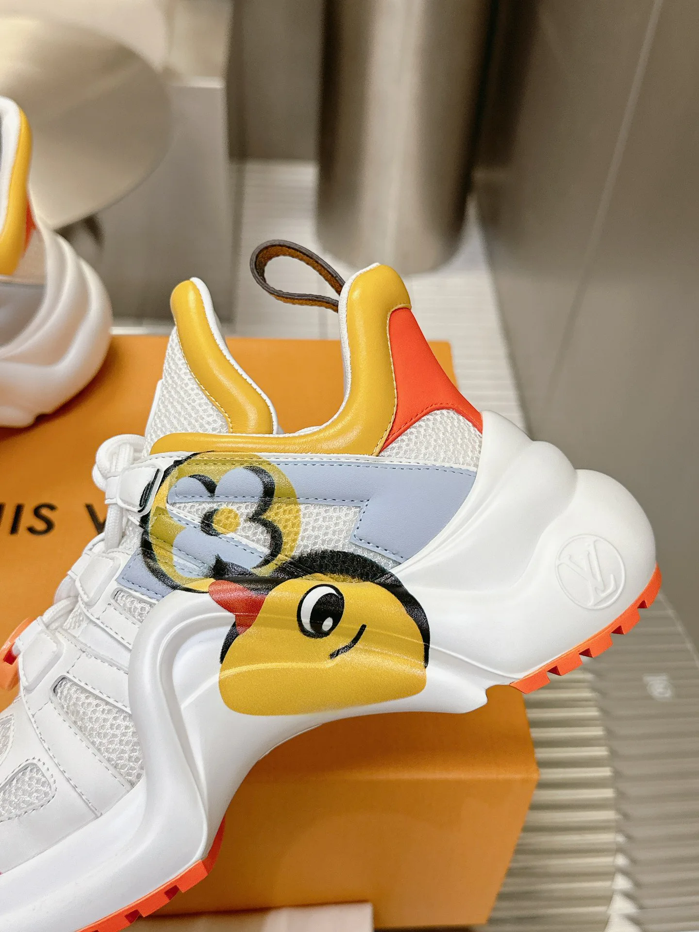 Кроссовки Женские Louis Vuitton 10273359