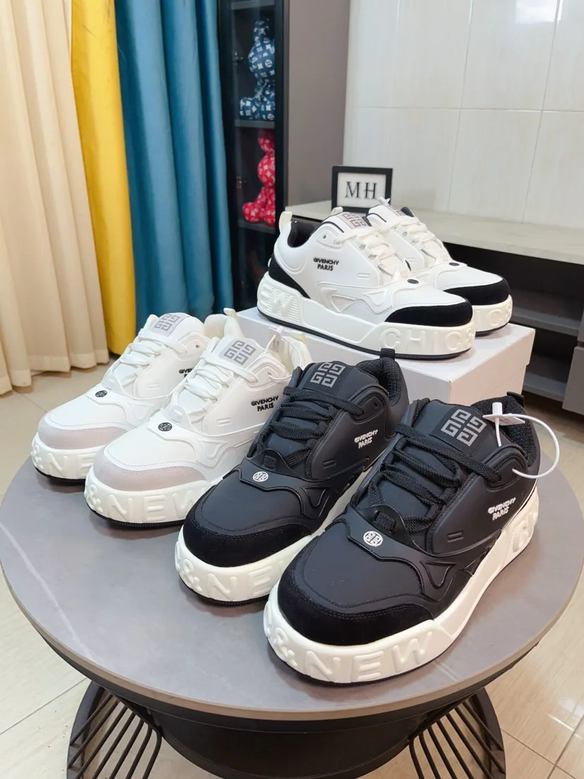 Кроссовки Женские Givenchy 18211926