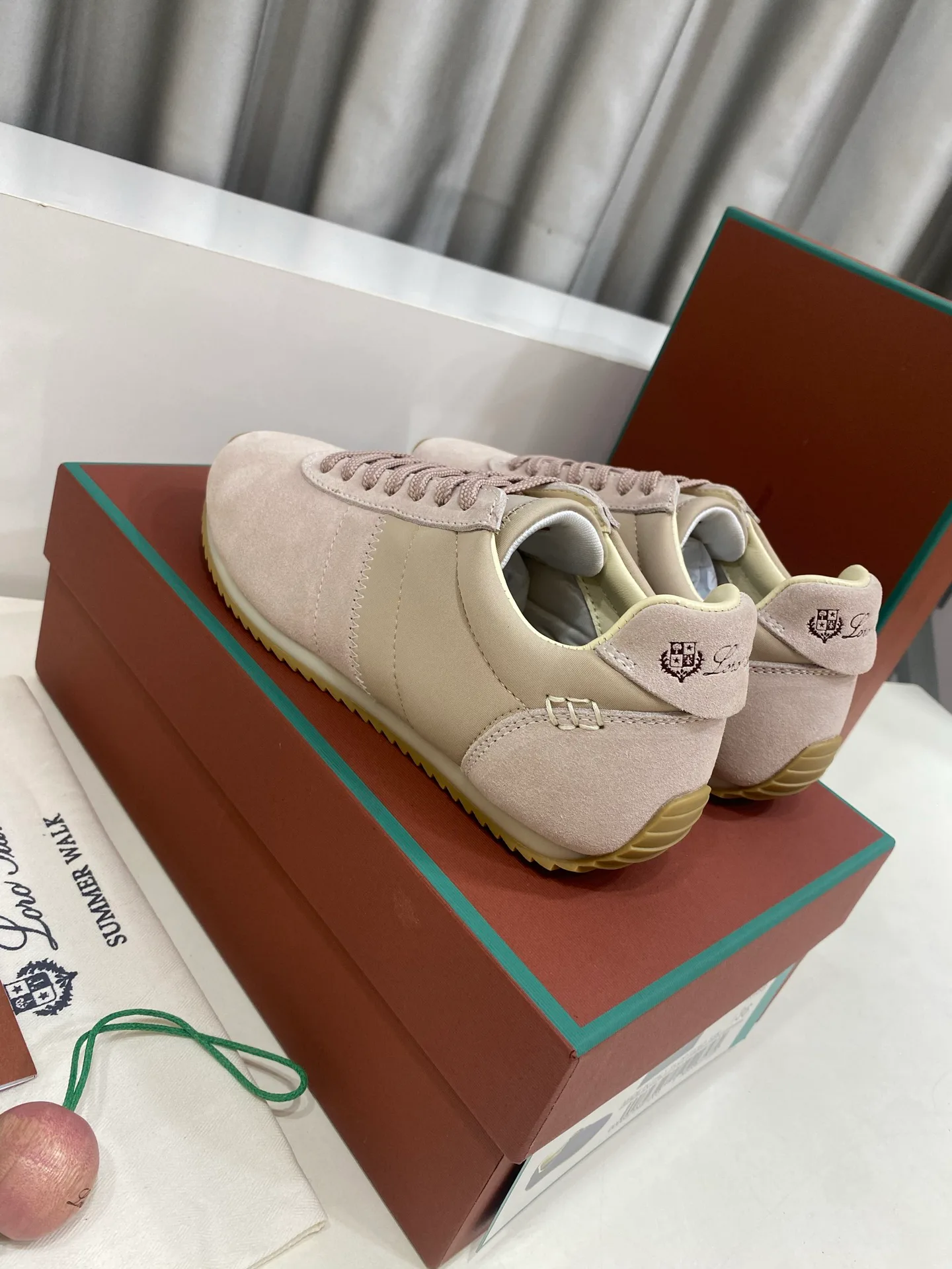 Кроссовки Женские Loro Piana 17485935