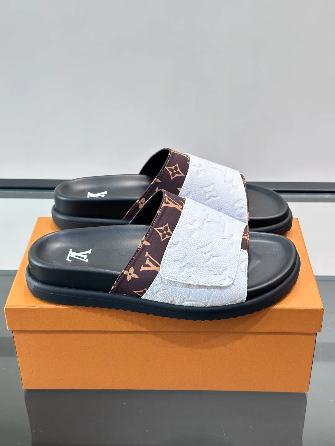 Шлепанцы Мужские Louis Vuitton 13353099