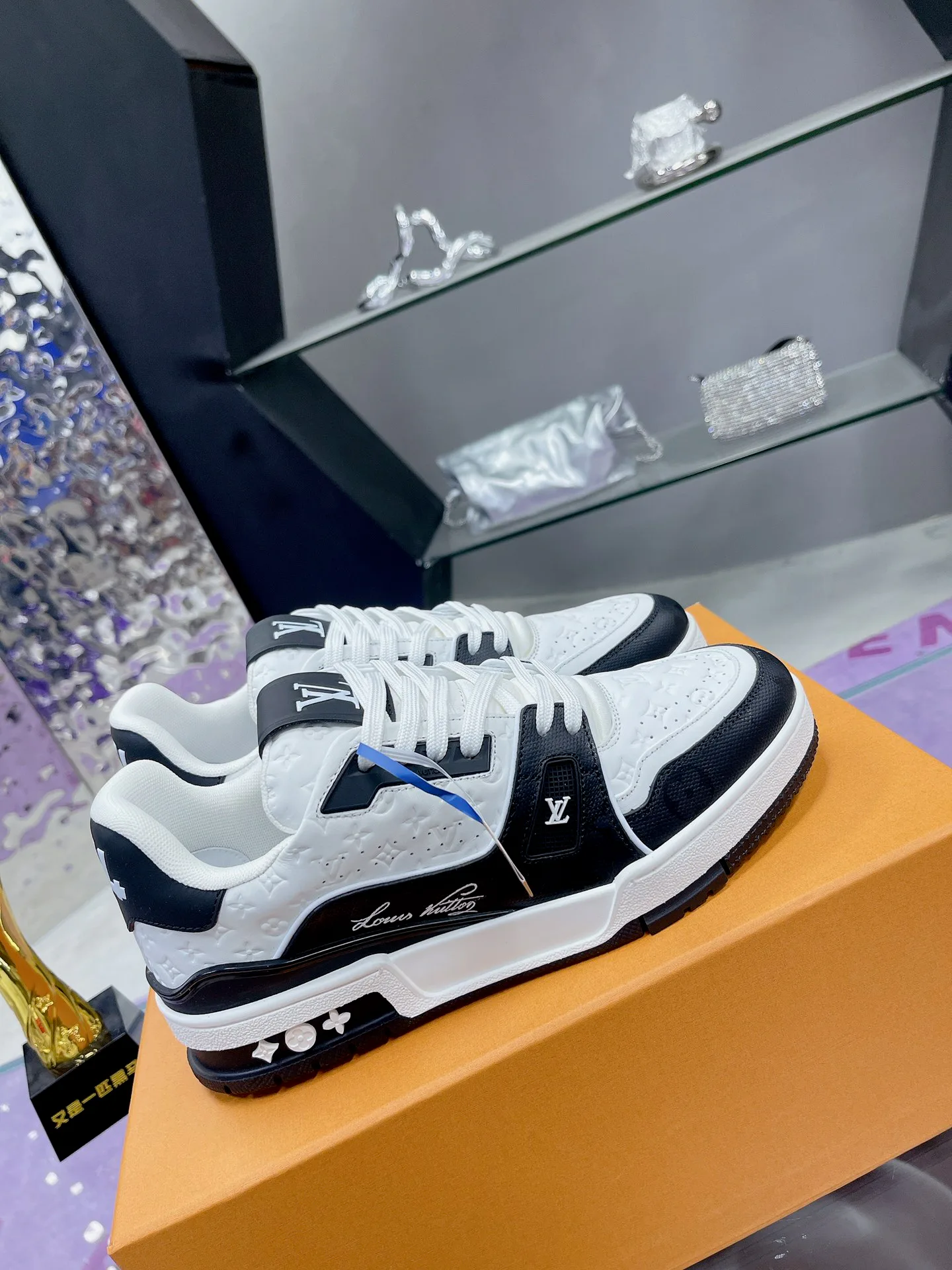 Кроссовки Женские Louis Vuitton 36039