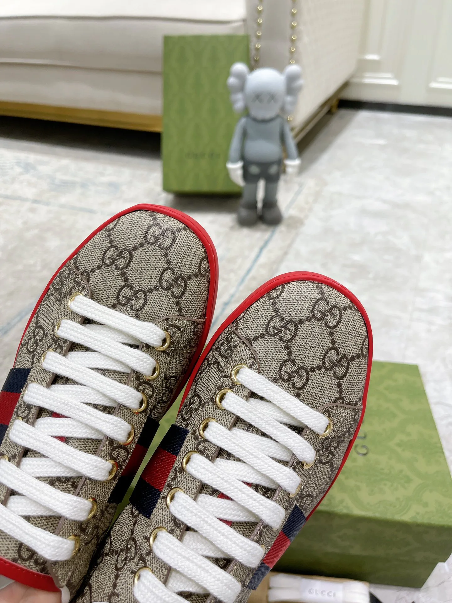 Кроссовки Женские Gucci 17620450