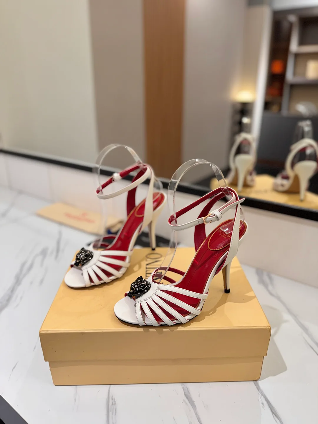 Босоножки Женские Valentino 18764265