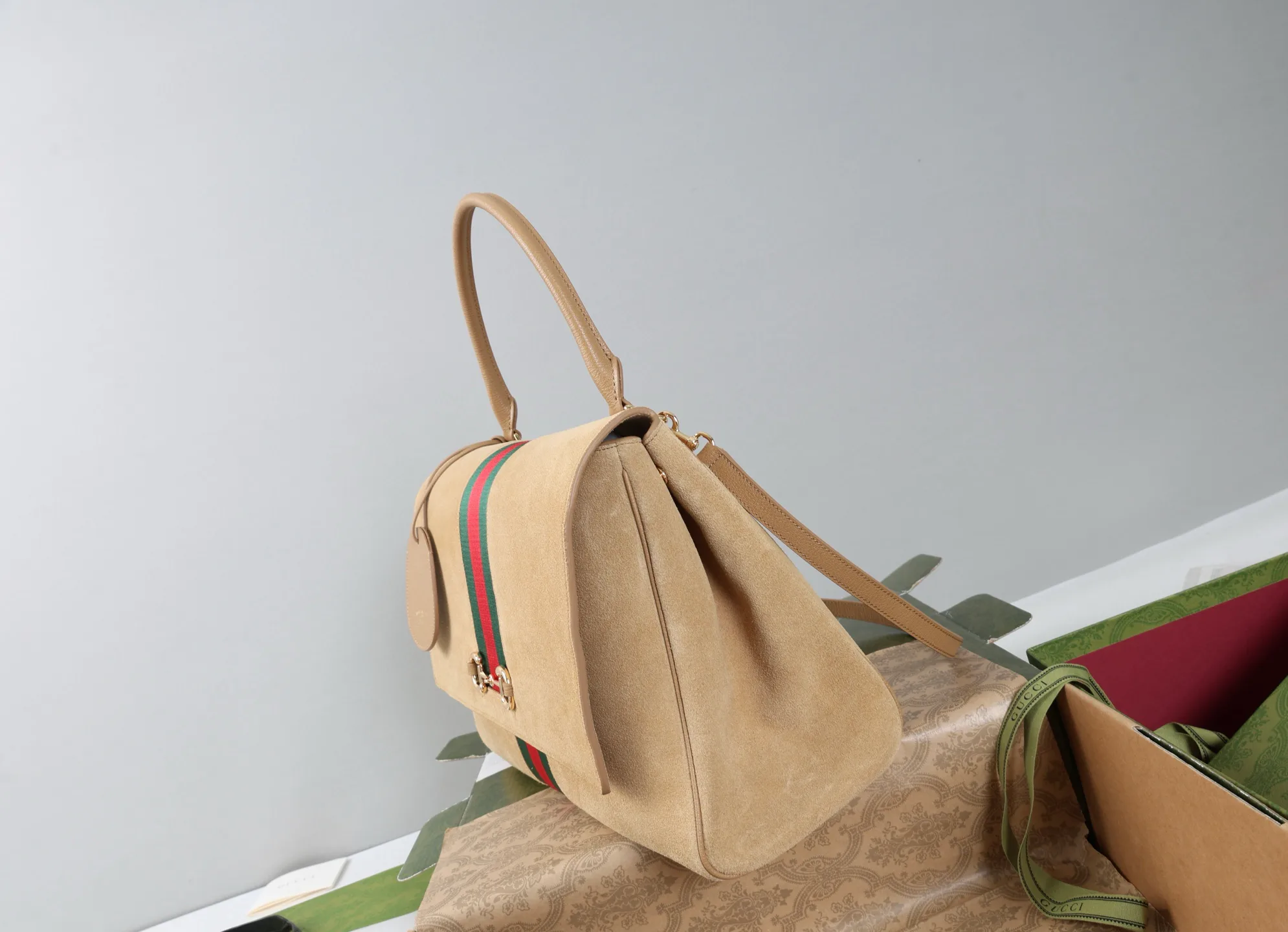 Классические Сумки Женские Gucci 18250562