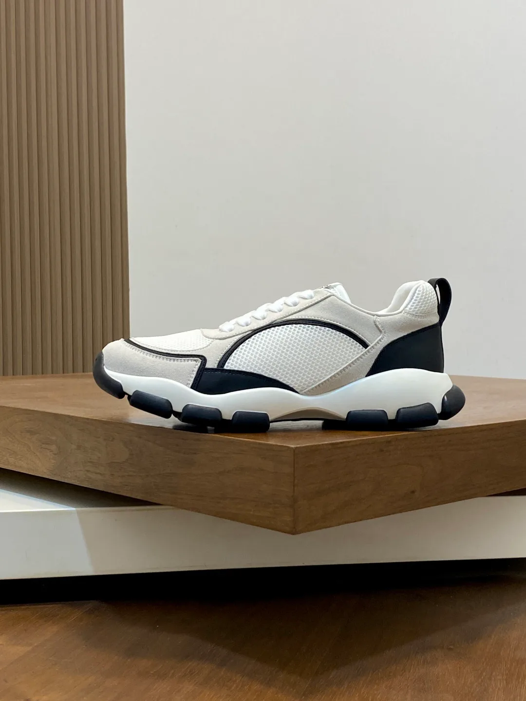 Кроссовки Женские Prada 18055233