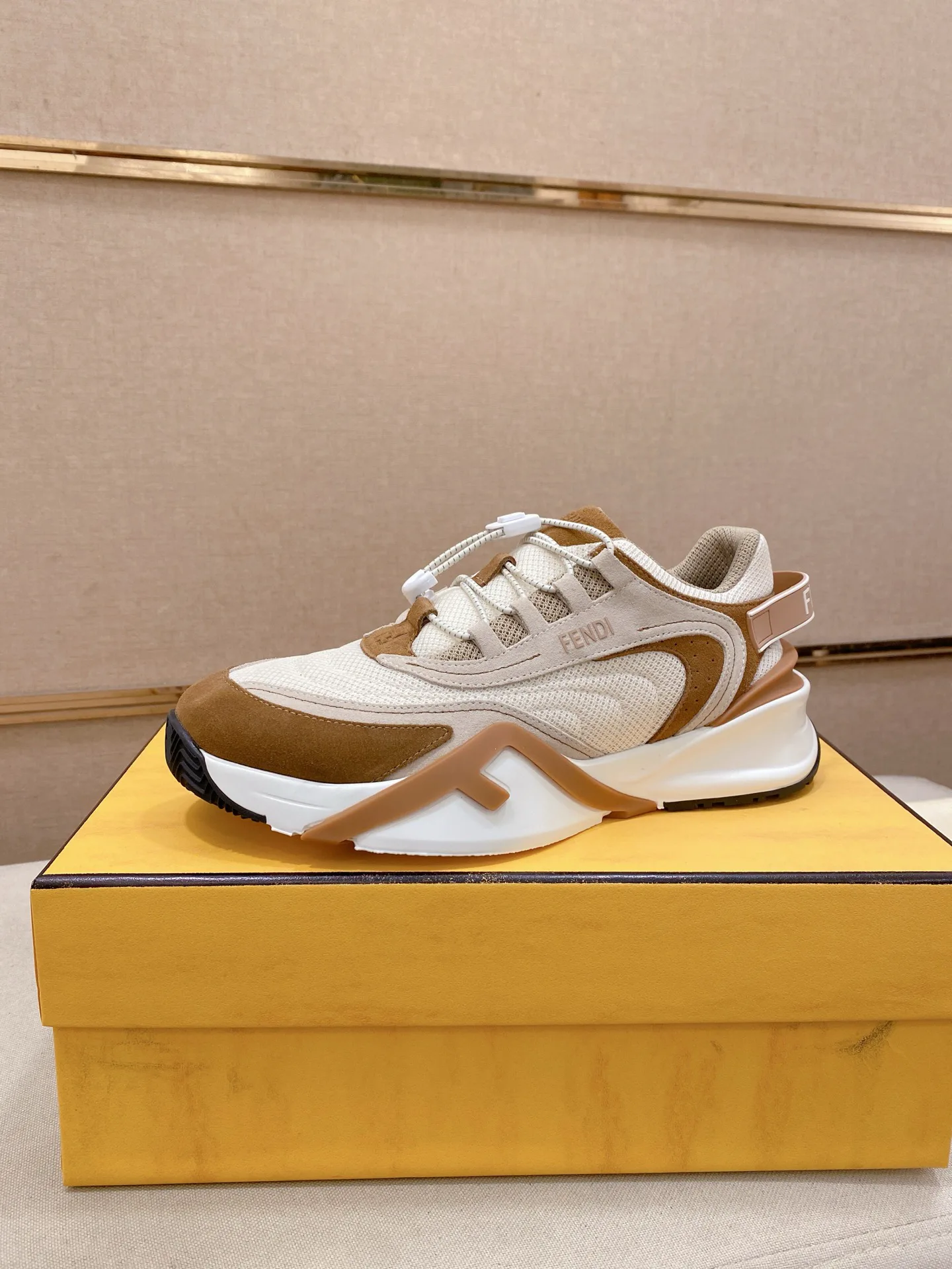 Кроссовки Женские Fendi 211549