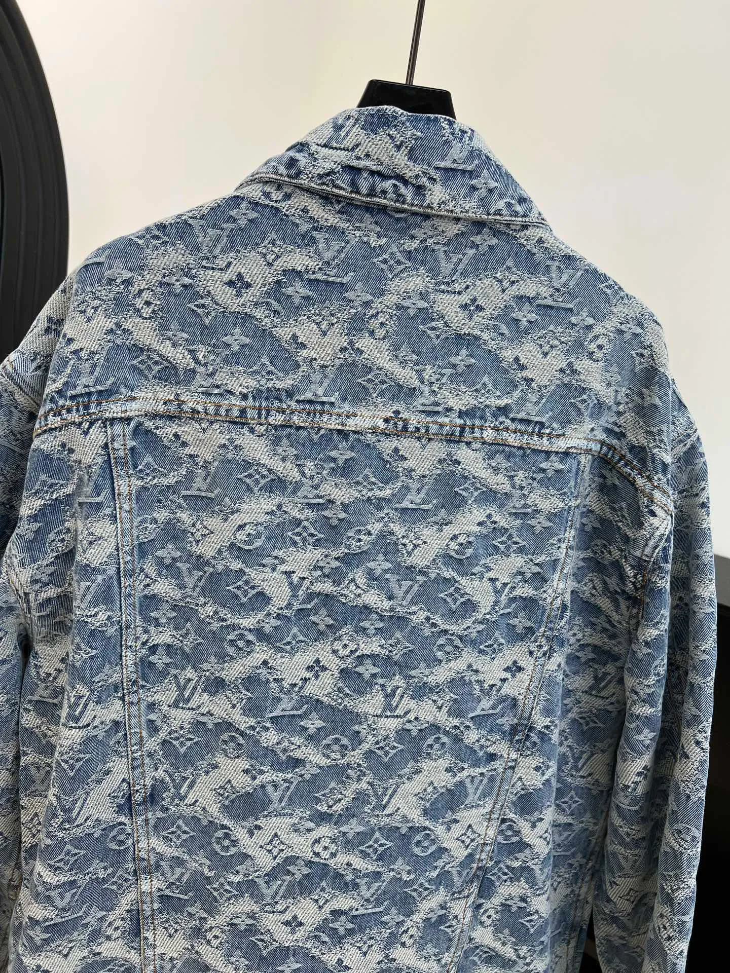 Куртки И Пуховики Женские Louis Vuitton 339789