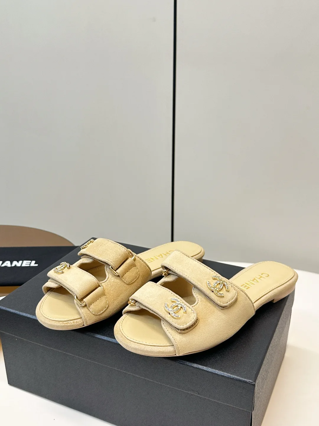 Сандалии Женские Chanel 12959944