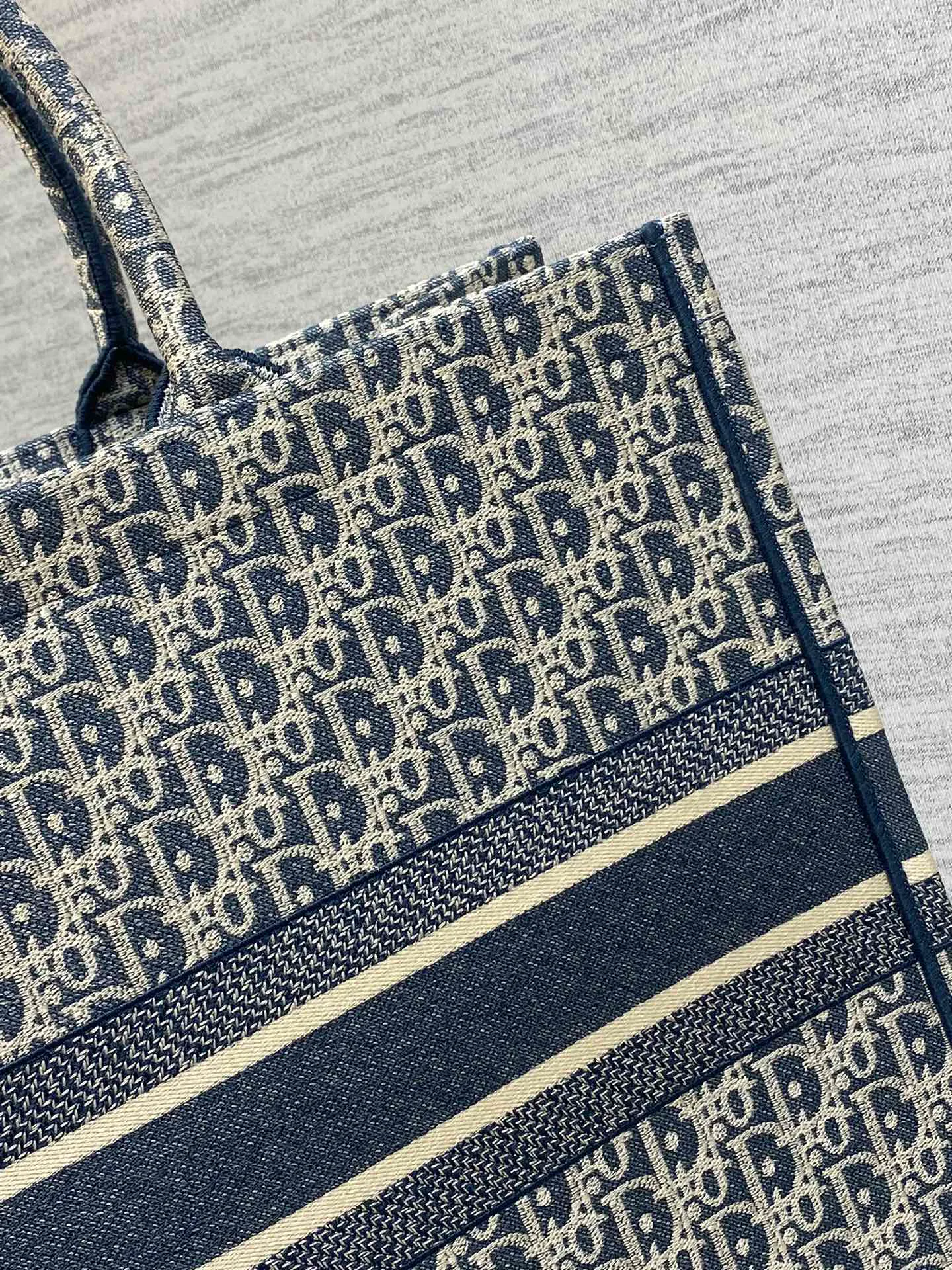 Классические Сумки Женские Christian Dior 82460