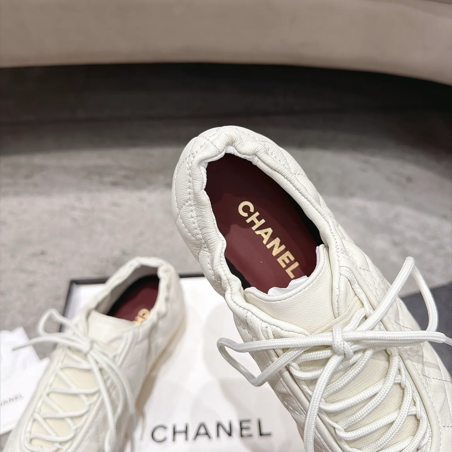 Кроссовки Женские Chanel 18729572