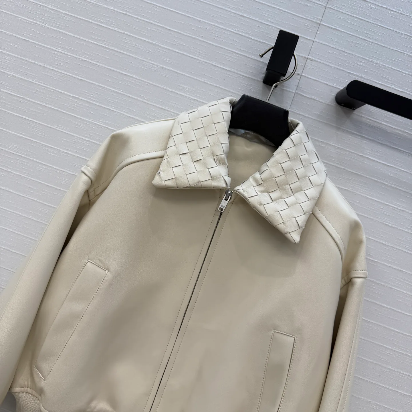 Кожаные Куртки И Дублёнки Женские Bottega Veneta 11787888