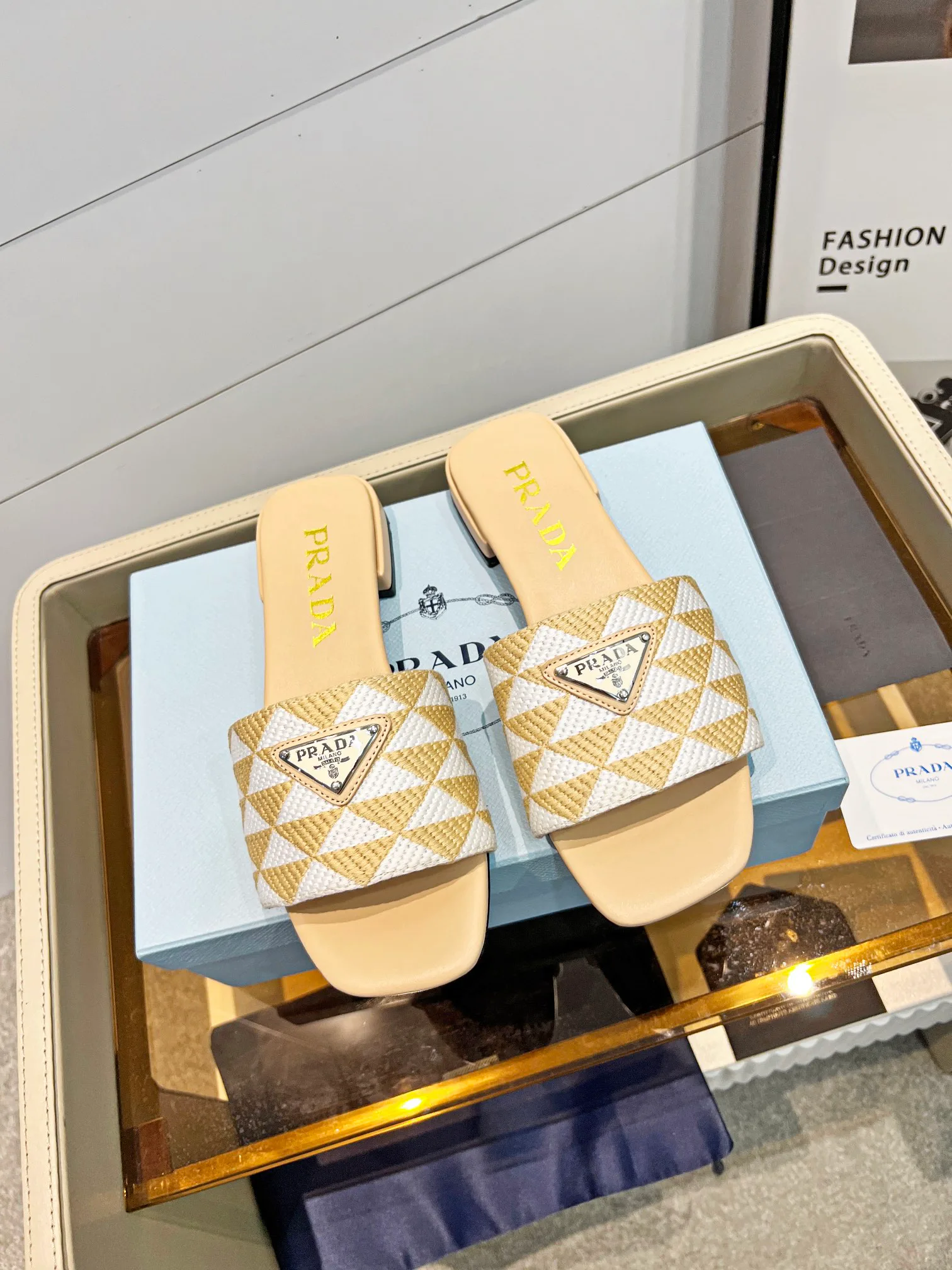 Босоножки Женские Prada 11386406