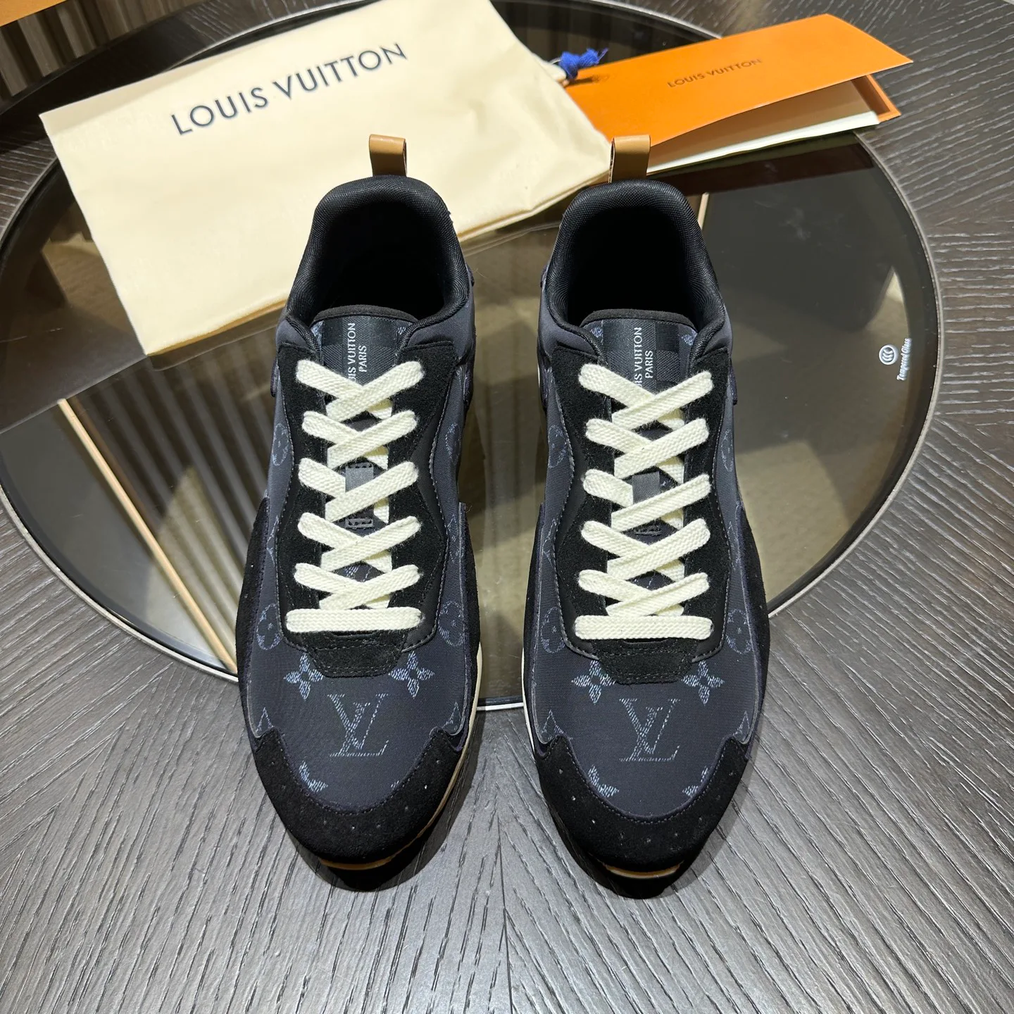 Кроссовки Мужские Louis Vuitton 18694054