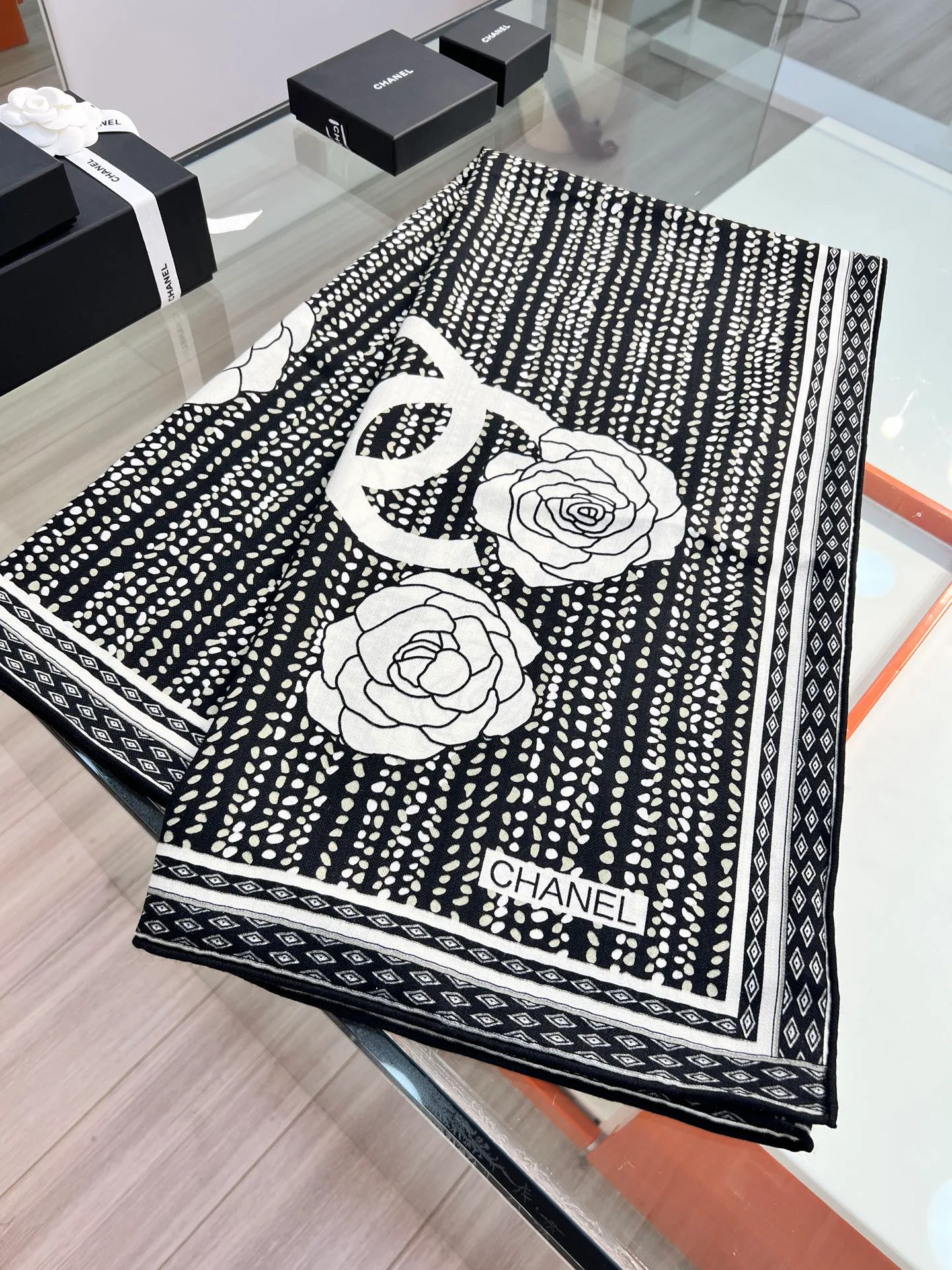 Платки Chanel 18468948