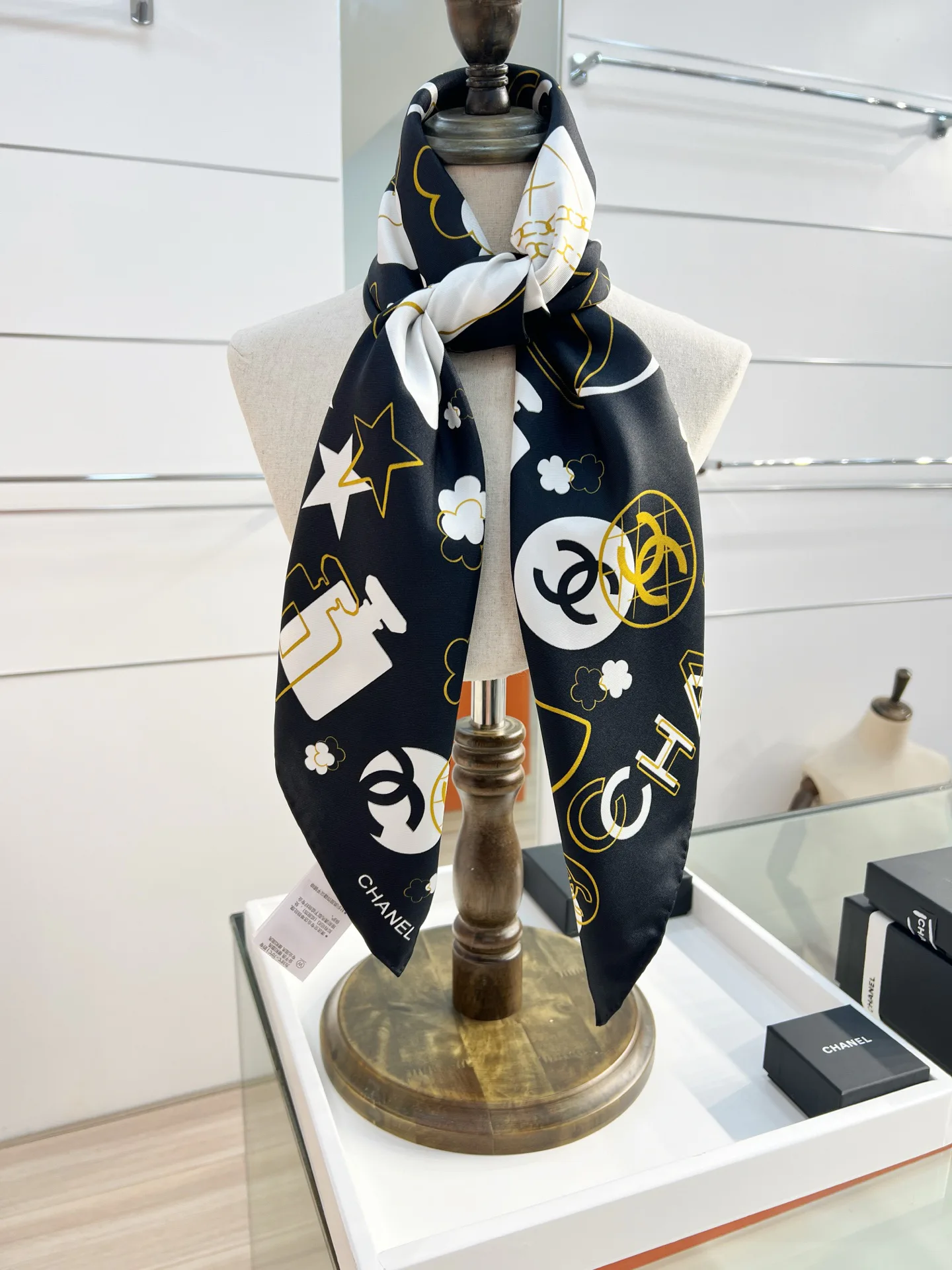 Платки Chanel 1592216