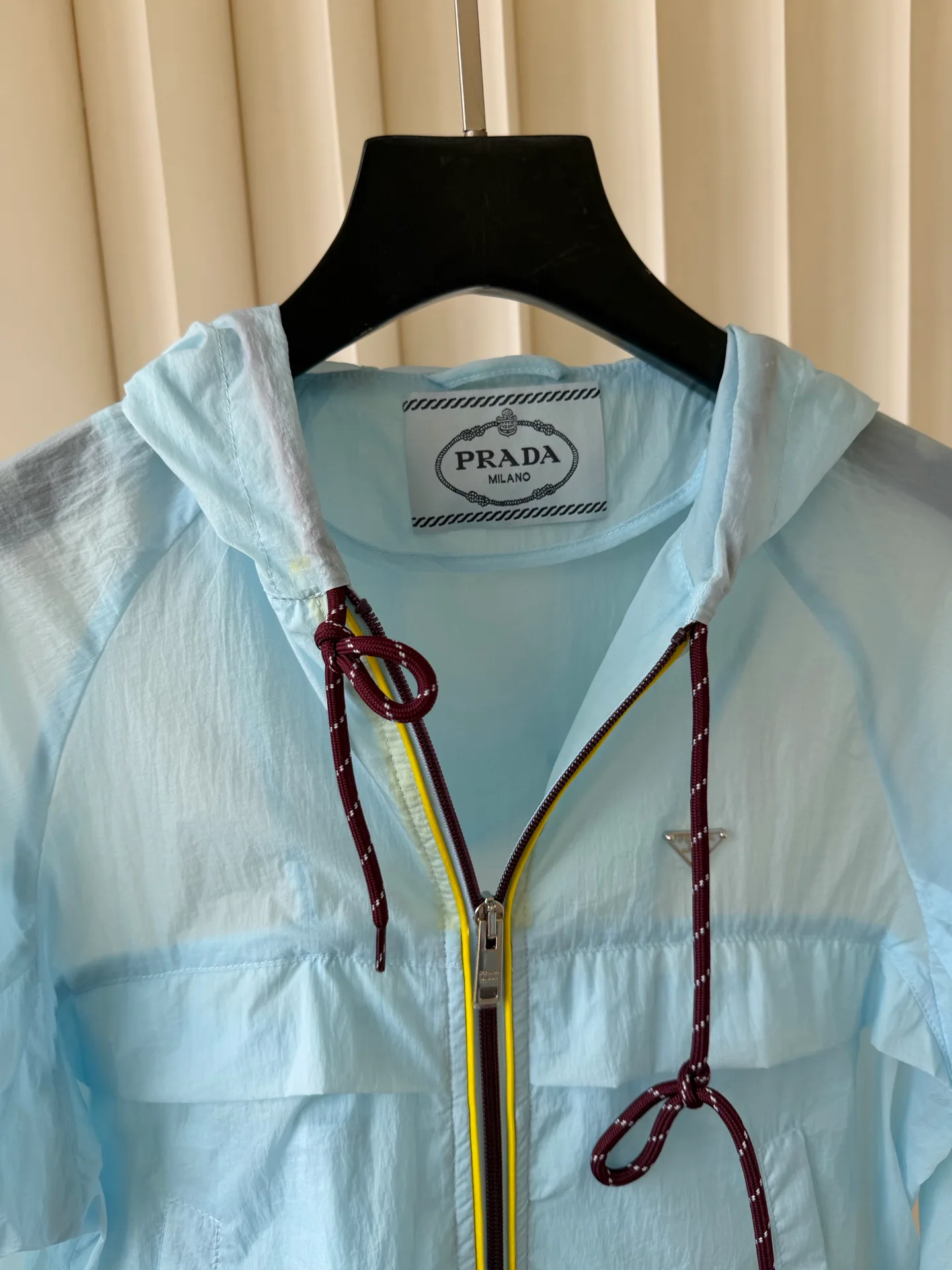 Куртки И Пуховики Женские Prada 17612842