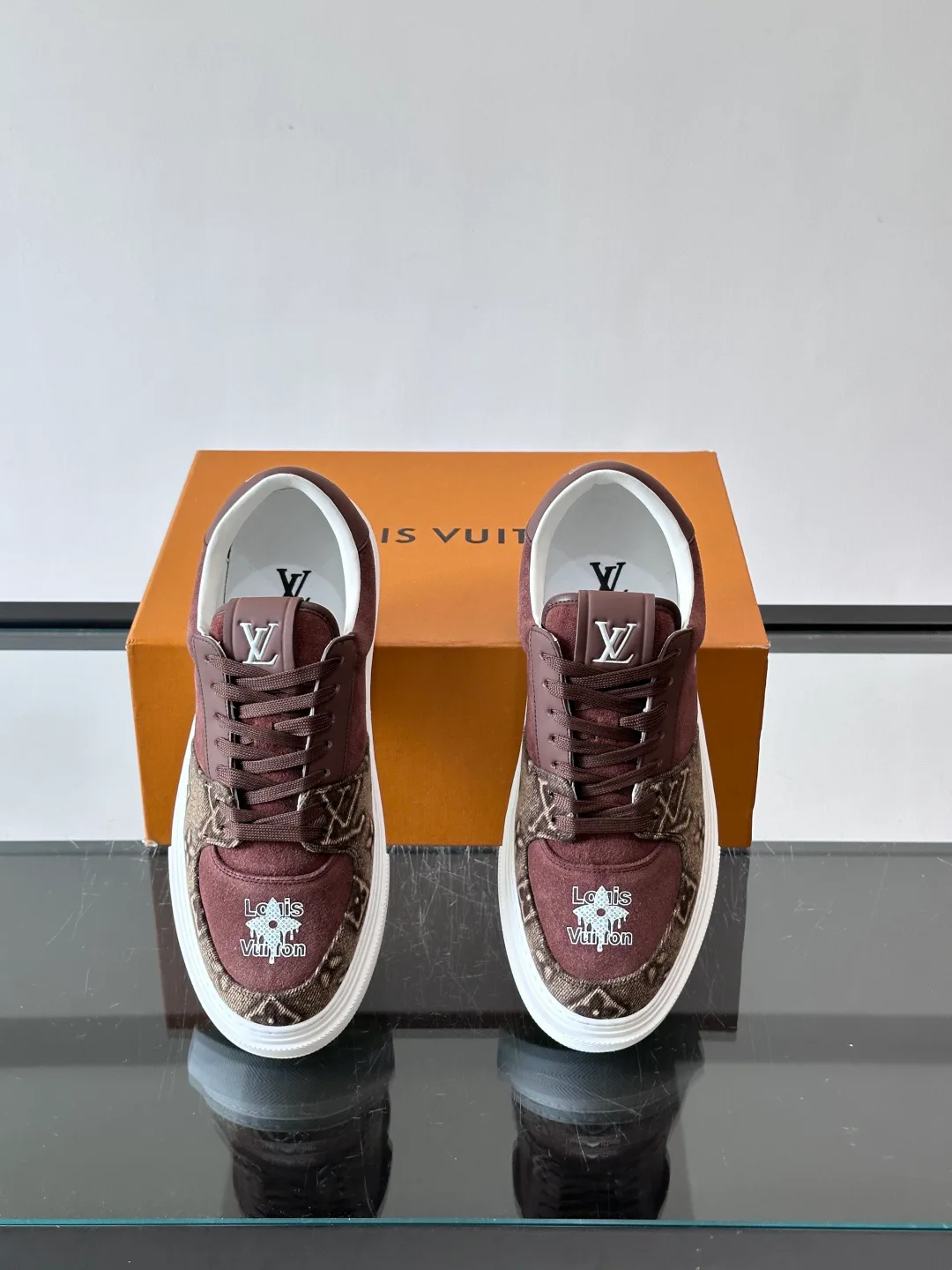 Кроссовки Женские Louis Vuitton 17037734