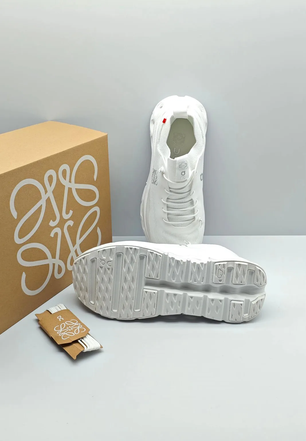 Кроссовки Женские Loewe 13193969