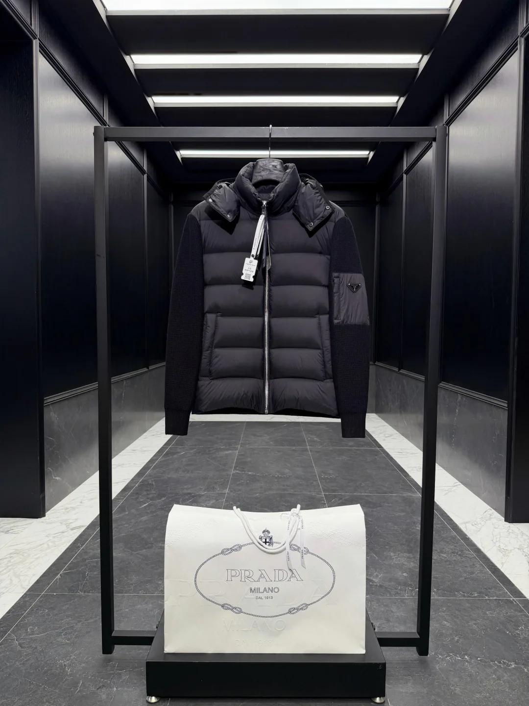 Куртки И Пуховики Женские Prada 18416871