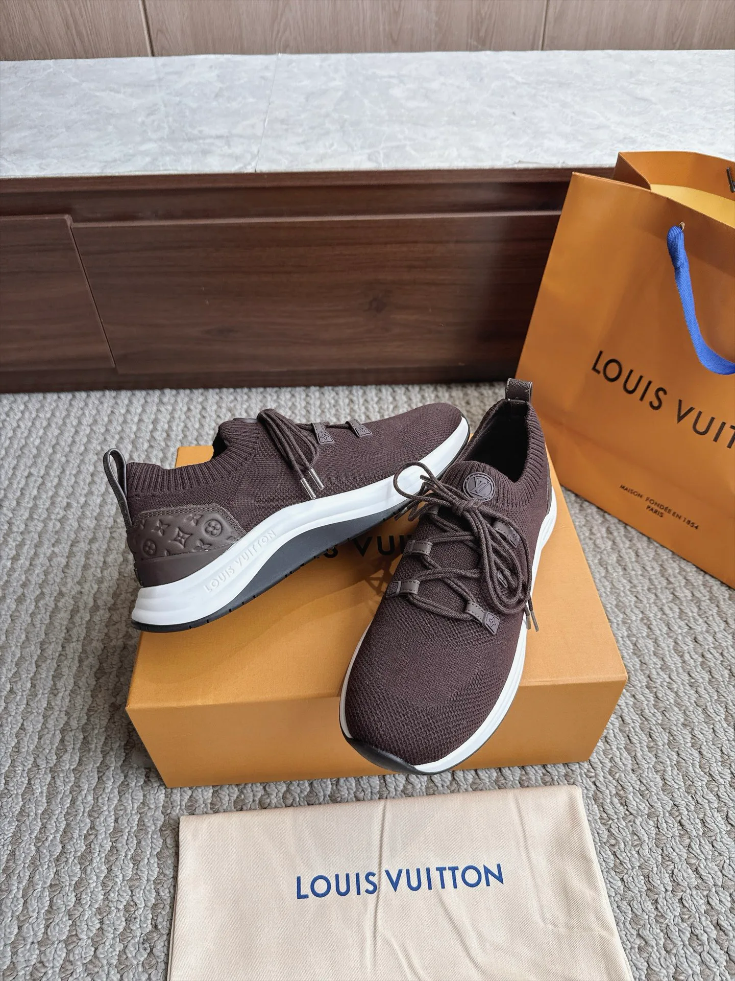 Кроссовки Мужские Louis Vuitton 18333250