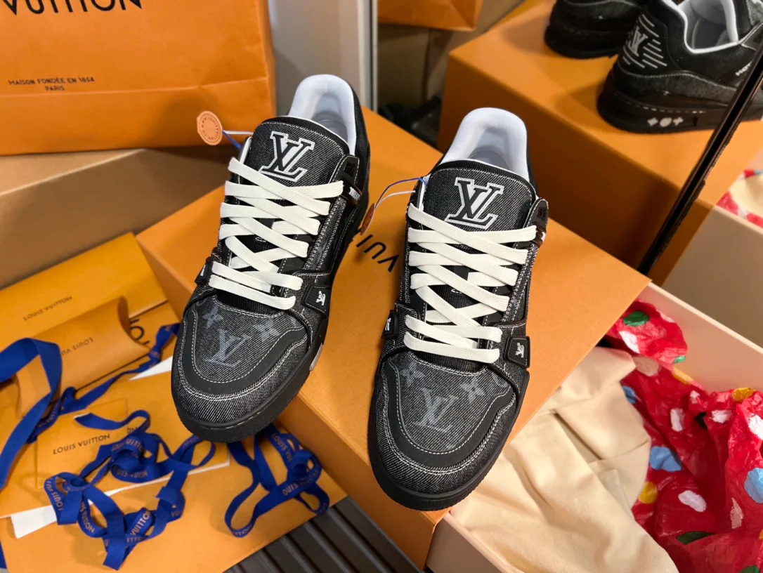 Кроссовки Женские Louis Vuitton 1880931