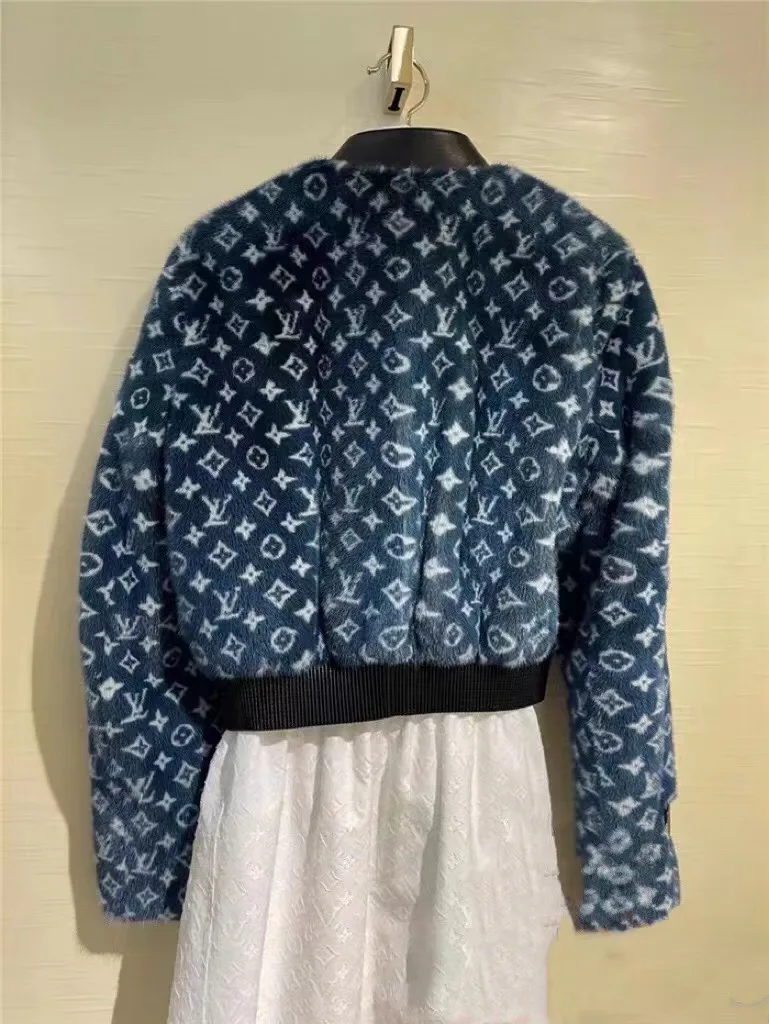 Куртки И Пуховики Женские Louis Vuitton 1065924