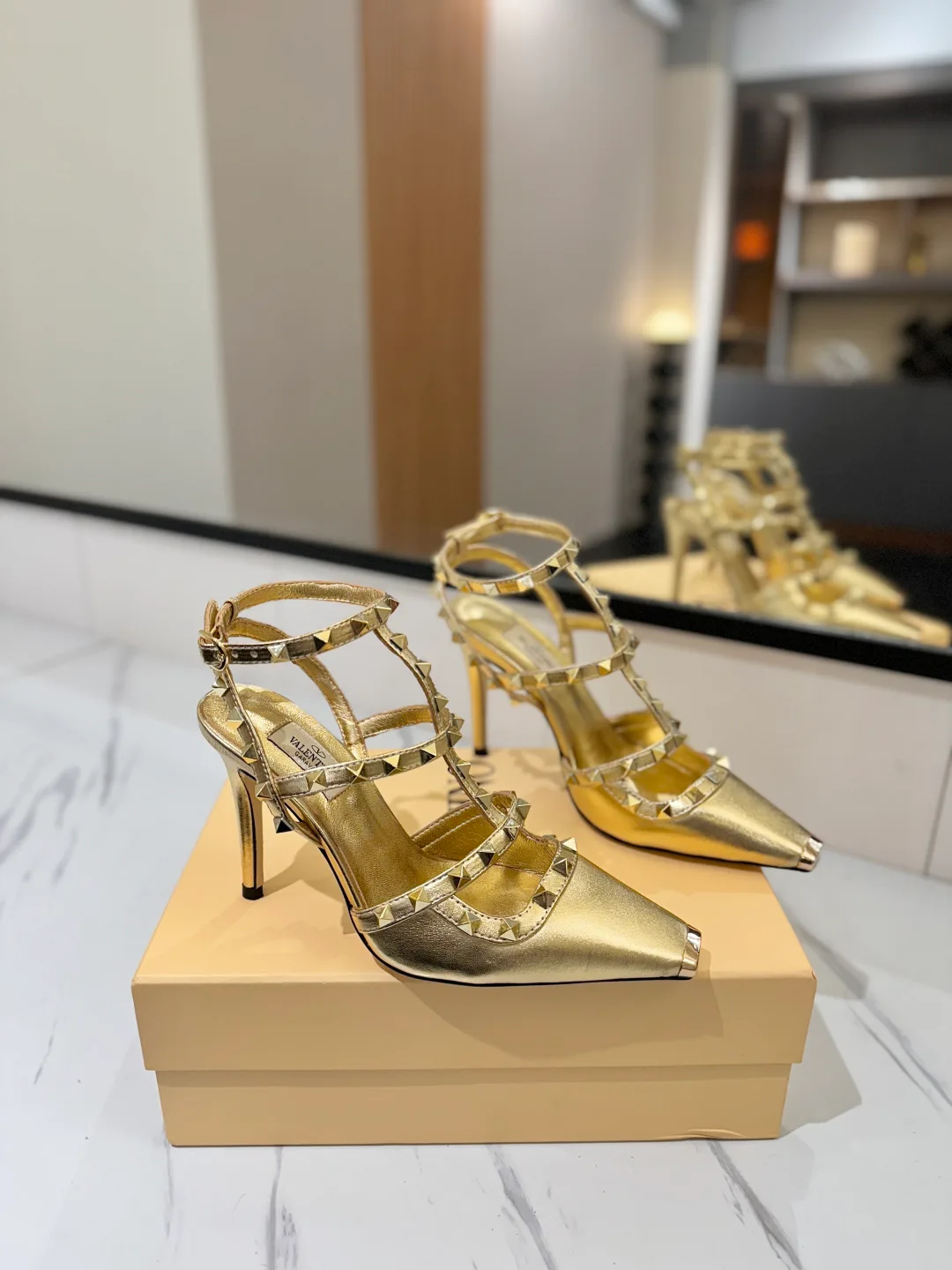 Босоножки Женские Valentino 17366650