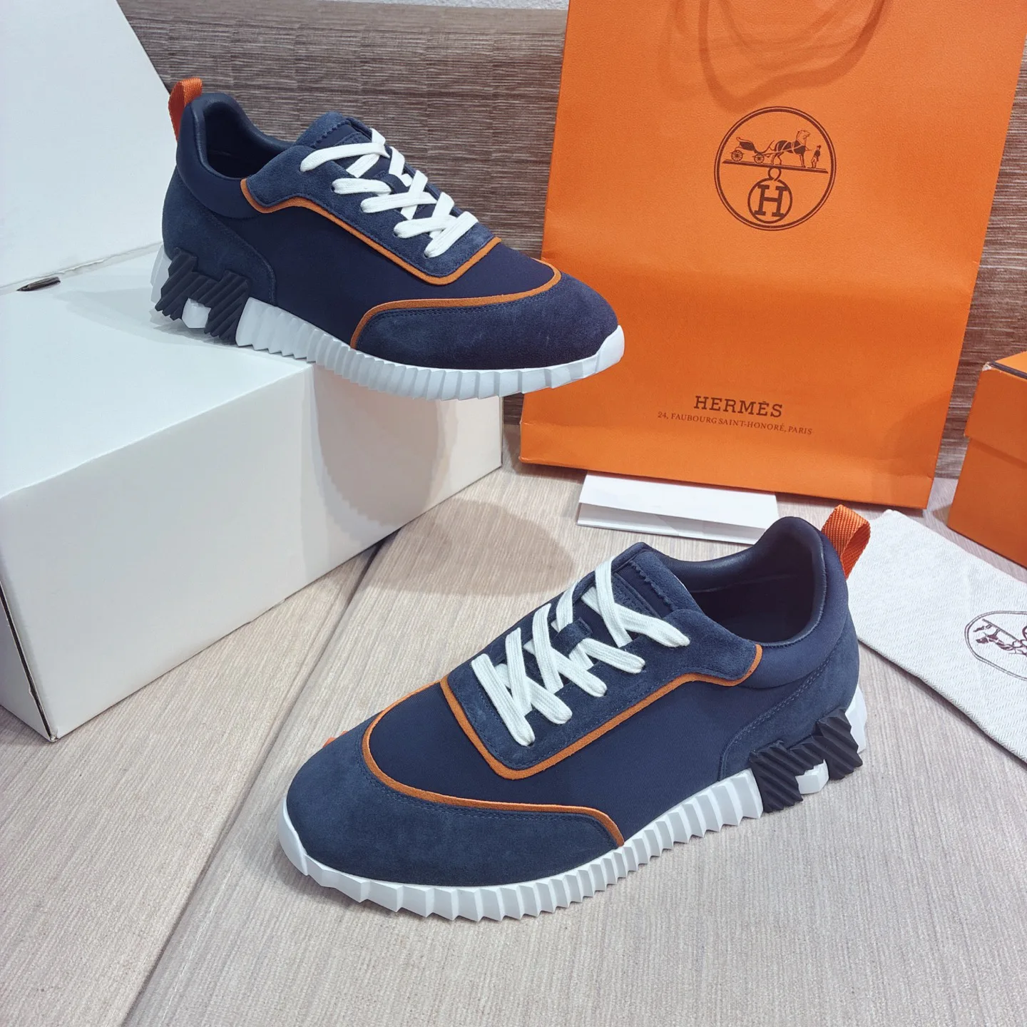 Кроссовки Женские Hermes 17977063