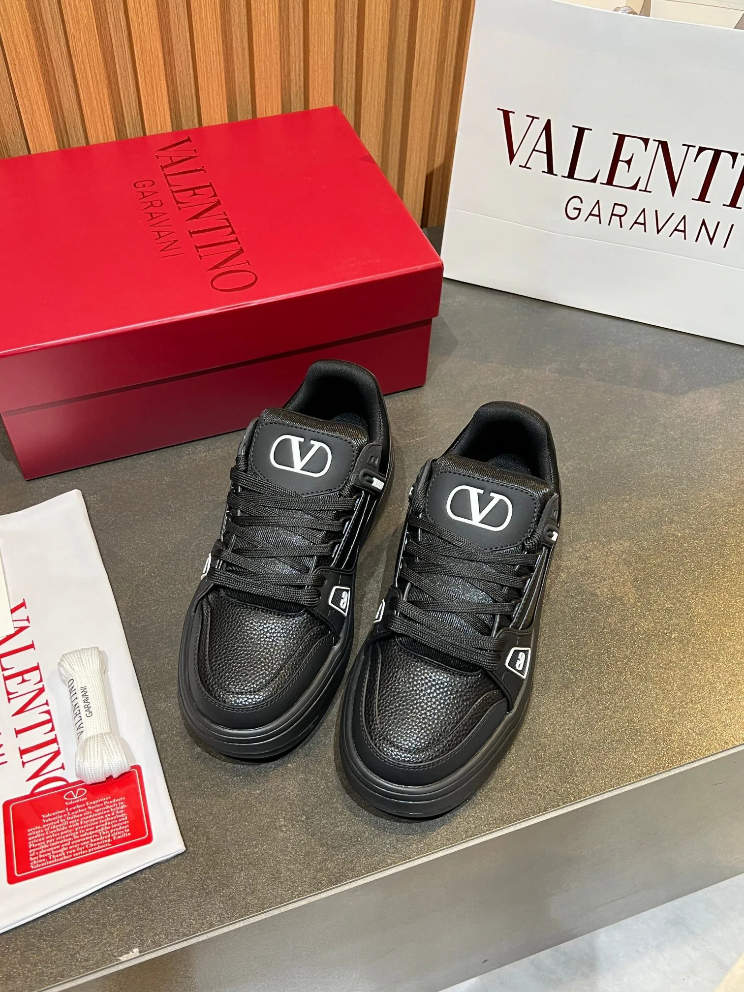 Кроссовки Женские Valentino 11575954