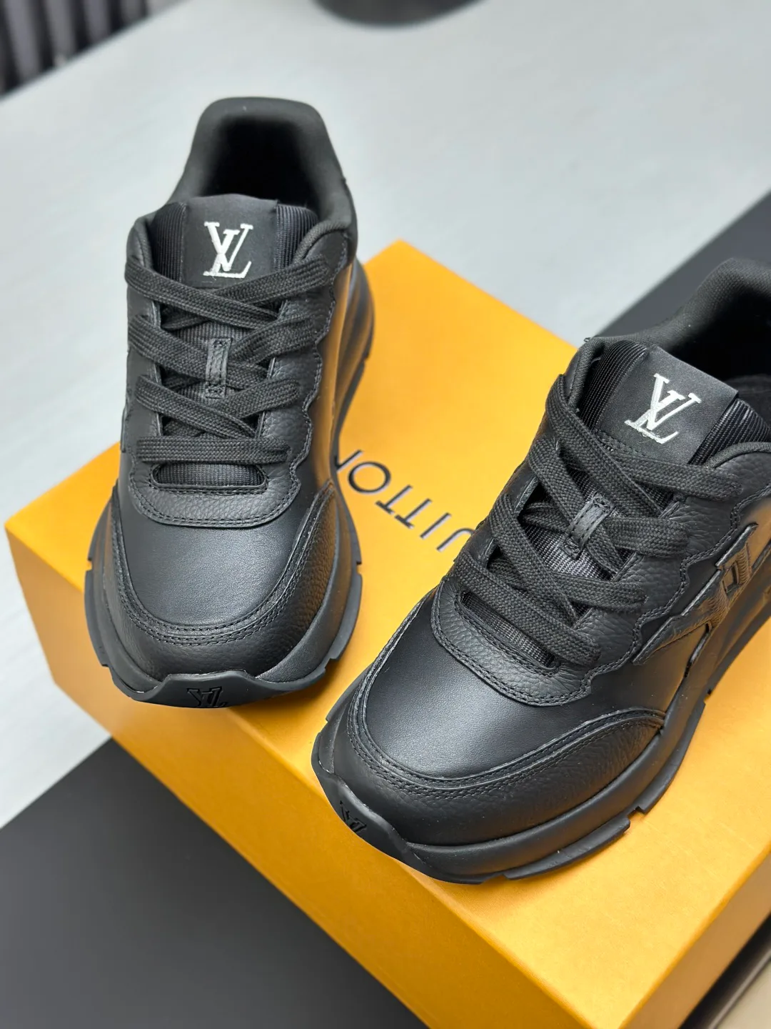 Кроссовки Мужские Louis Vuitton 11161987