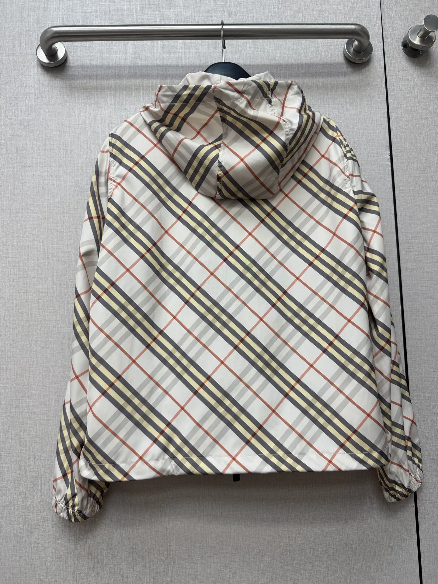 Куртки И Пуховики Женские Burberry 18512906