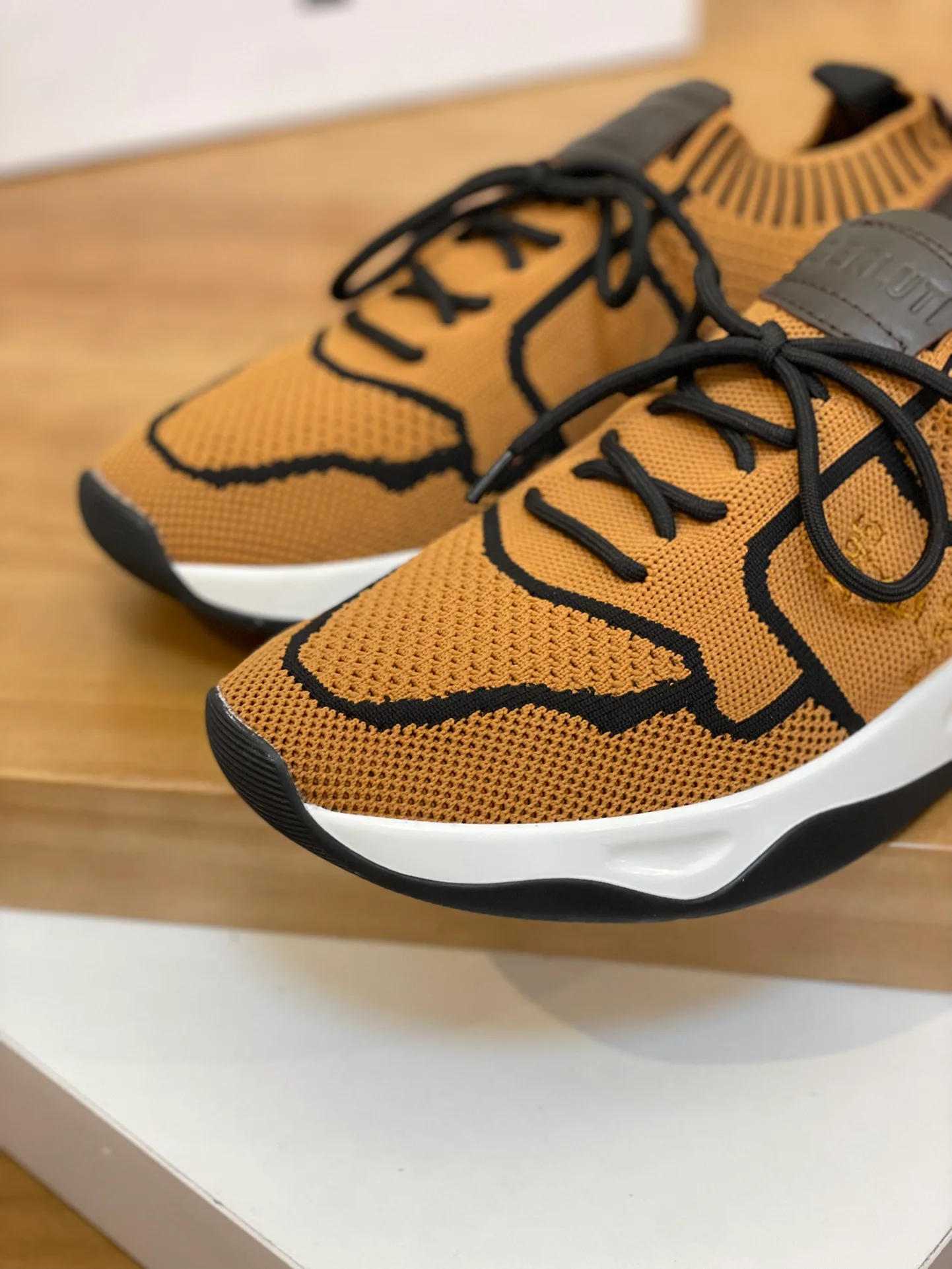 Кроссовки Женские Berluti 462854