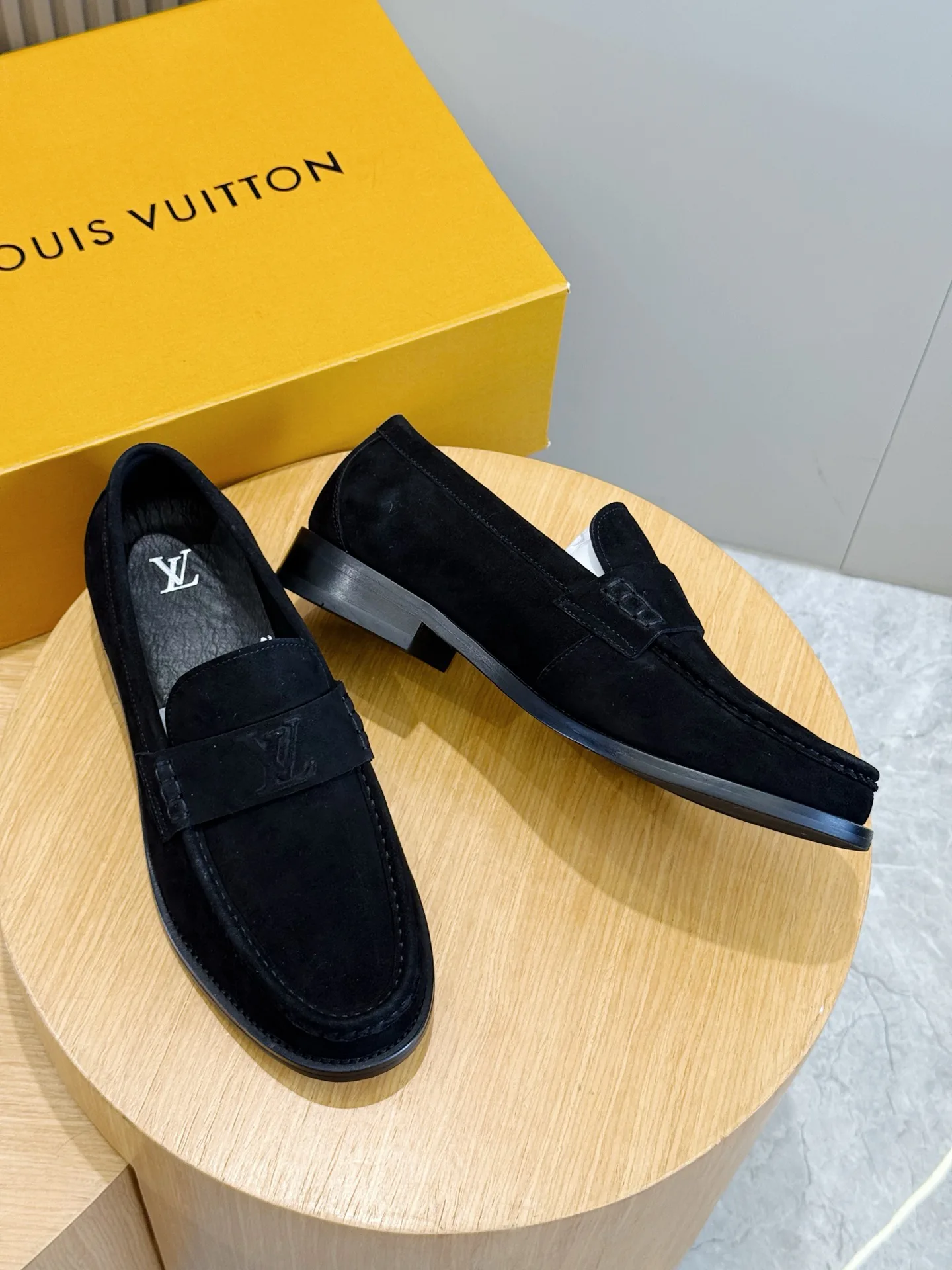Лоферы И Туфли Мужские Louis Vuitton 18247429