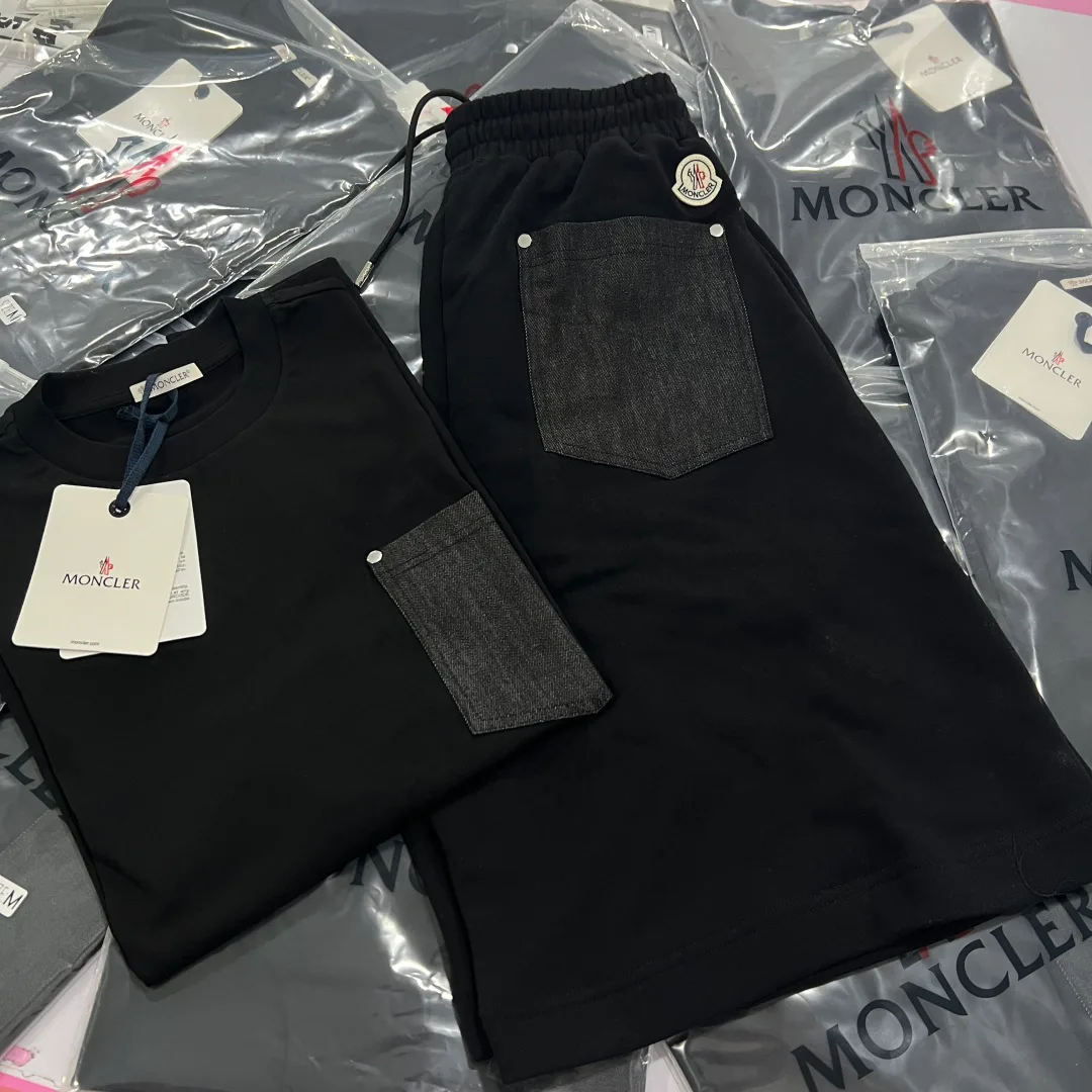 Шорты Женские Moncler 11425146