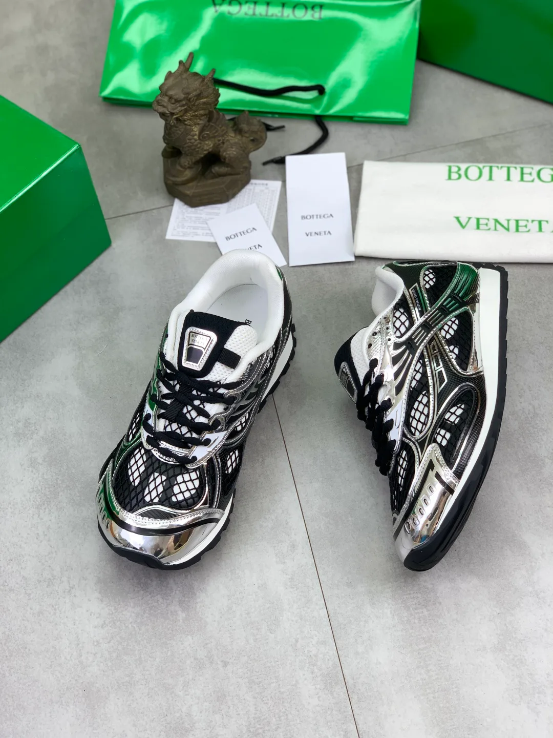 Кроссовки Женские Bottega Veneta 18365175