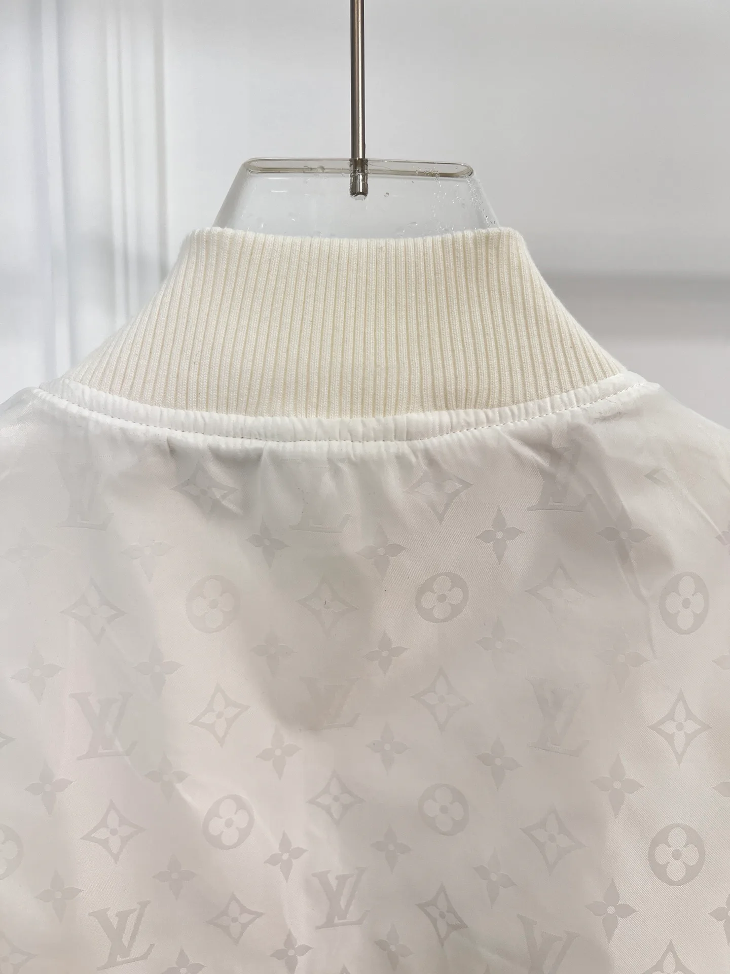 Куртки Женские Louis Vuitton Куртки Женские Louis Vuitton
