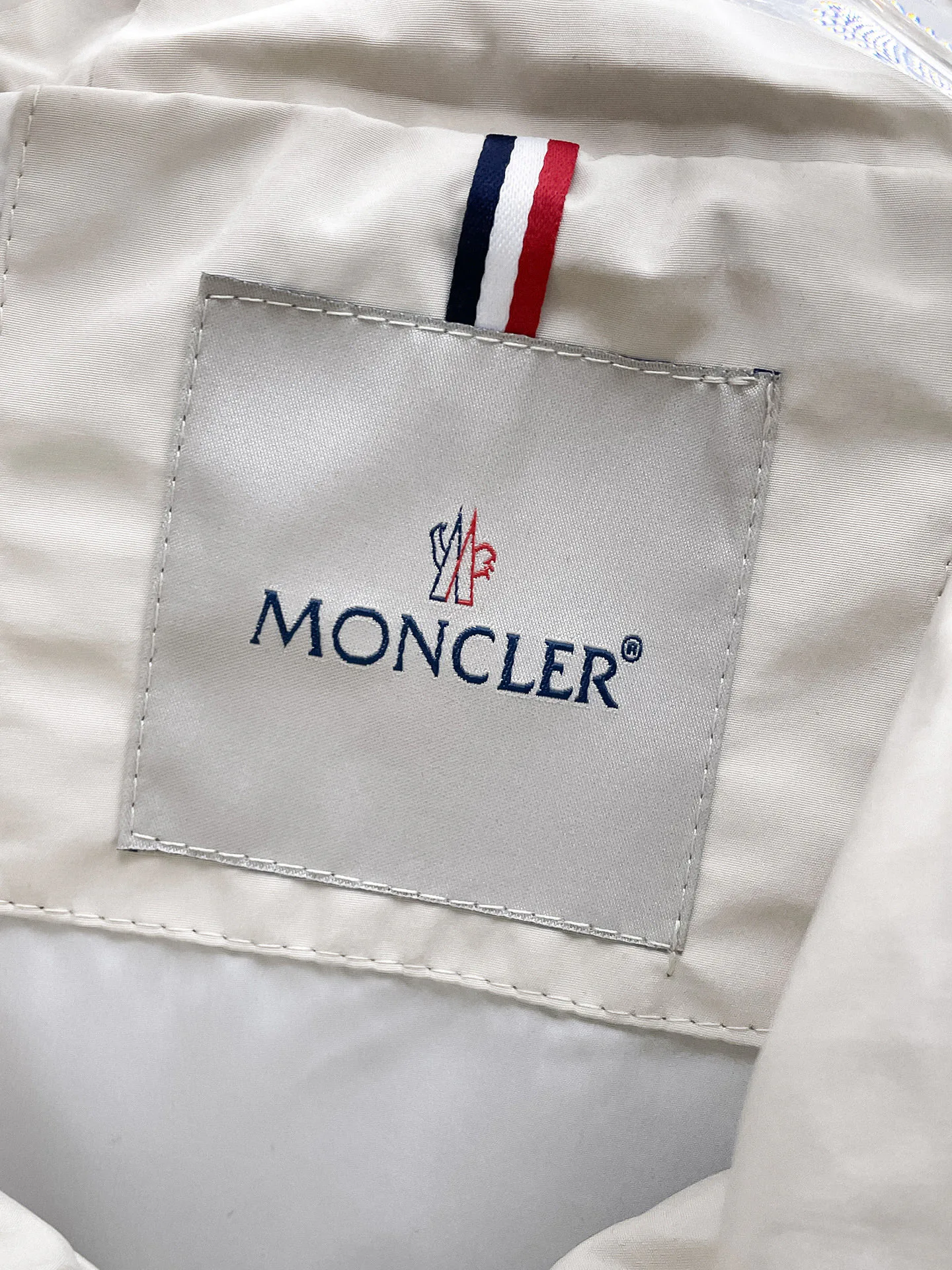 Куртки И Пуховики Мужские Moncler 9352302