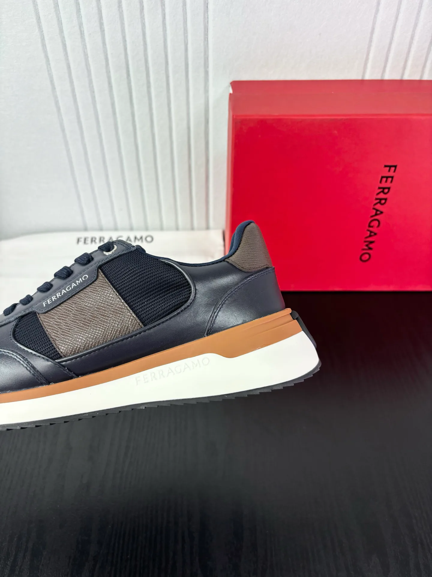 Кроссовки Мужские Salvatore Ferragamo 19665137