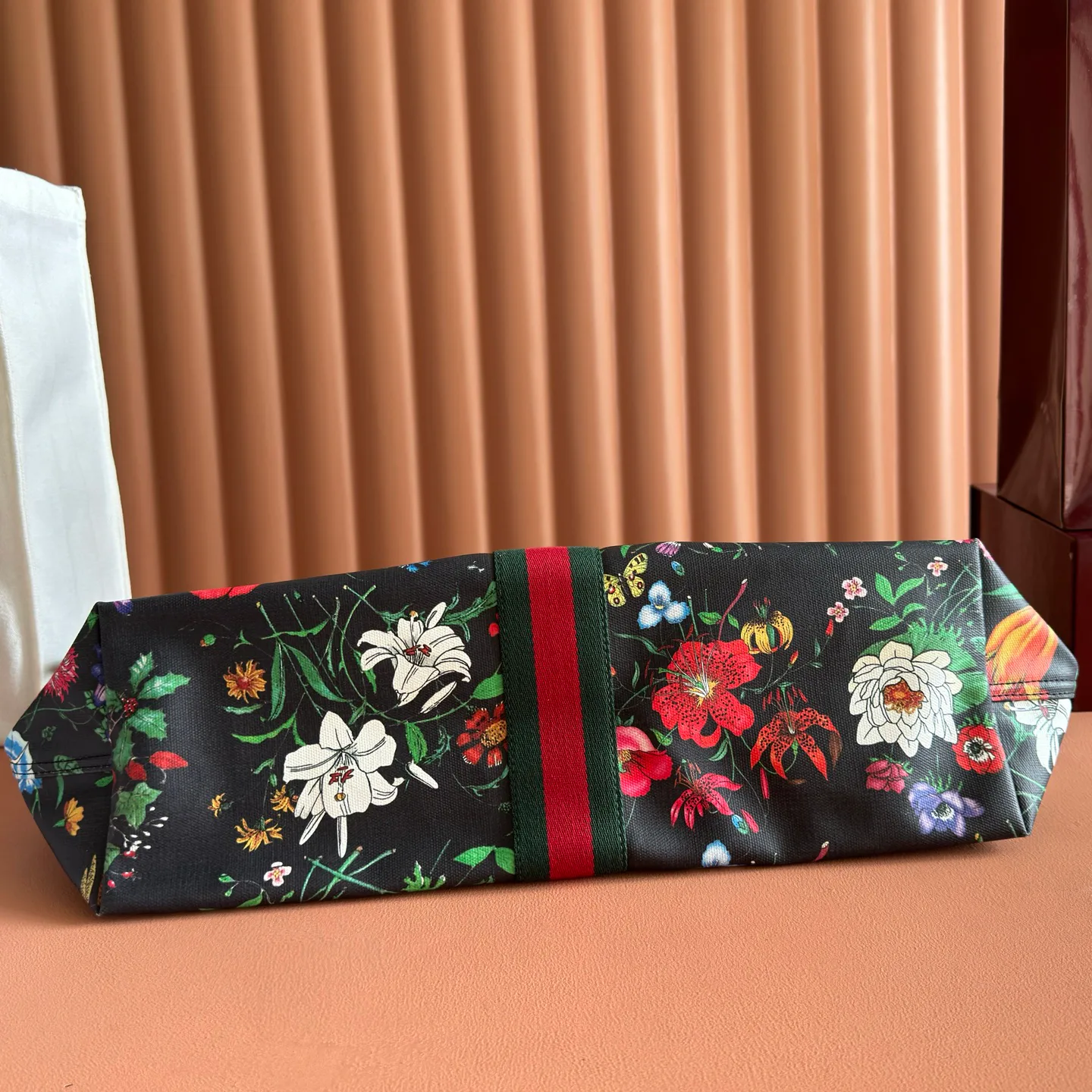 Классические Сумки Женские Gucci 18148090