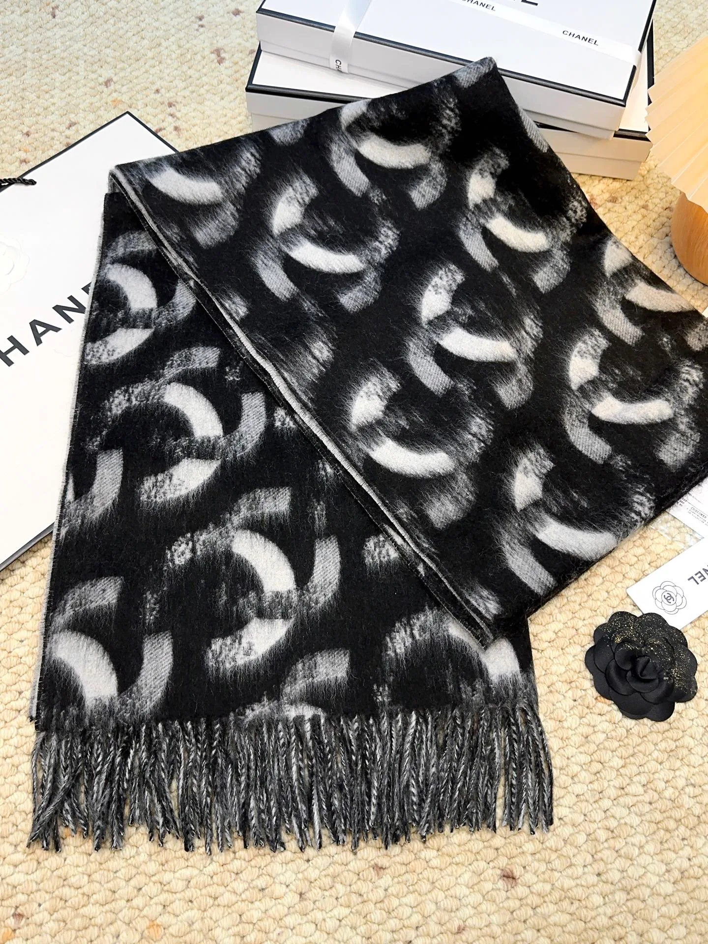 Шарфы Chanel 18105465