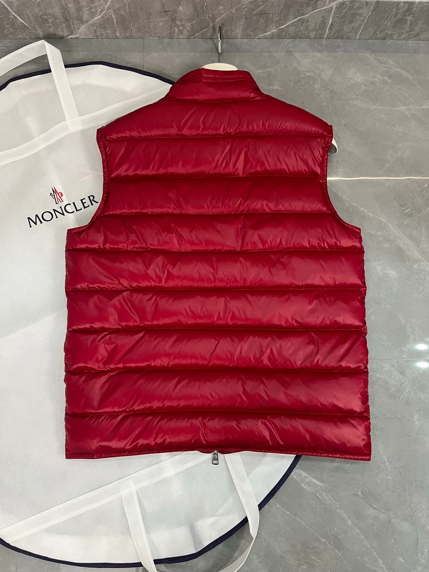 Жилеты Женские Moncler 18199681