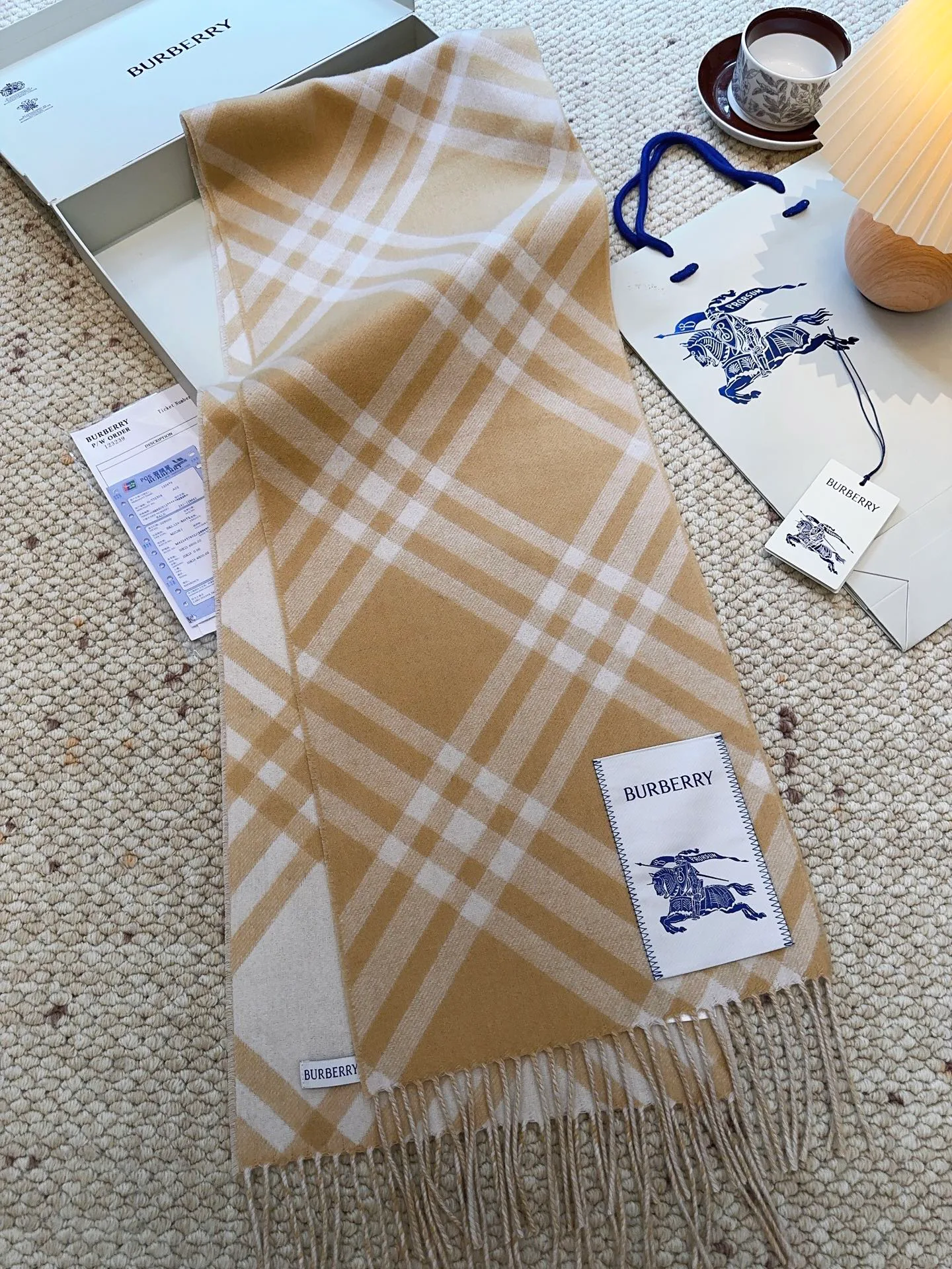 Шарфы Burberry 18105487