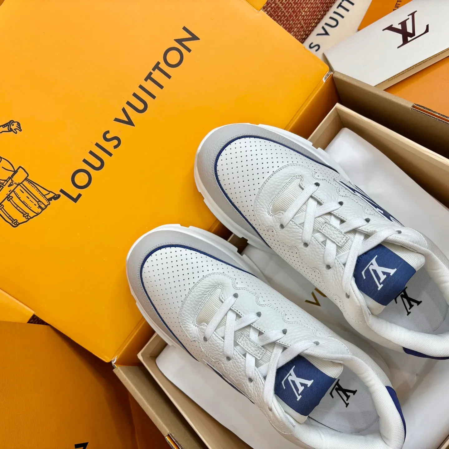 Кроссовки Женские Louis Vuitton 1693102